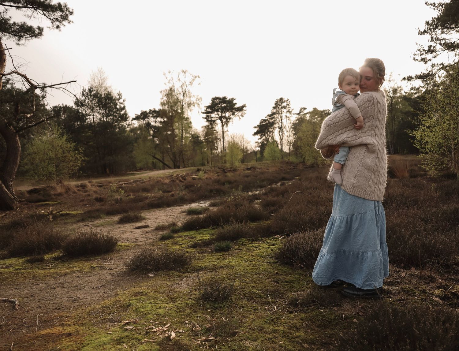 Leg de bijzondere momenten tussen moeder en kinderen vast in een emotionele en spontane motherhood shoot in Eindhoven