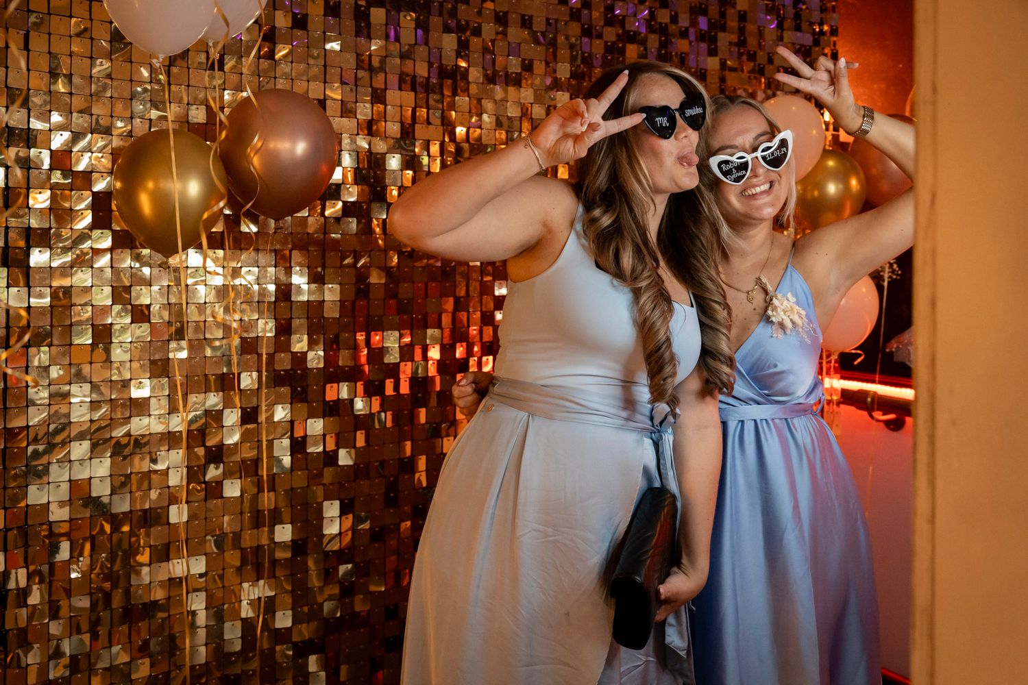 Leuke foto's laten maken voor de photobooth tijdens je event. Vang de mooiste momenten en maak herinneringen die je voor altijd bewaart.
