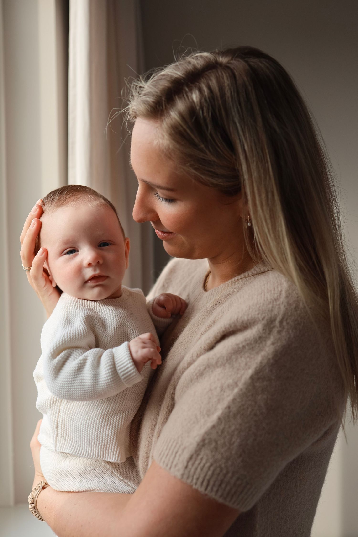 Professionele newbornfotografie in Eindhoven, Noord-Brabant. Leg de eerste momenten van je baby vast. voor altijd blijvende herinneringen.