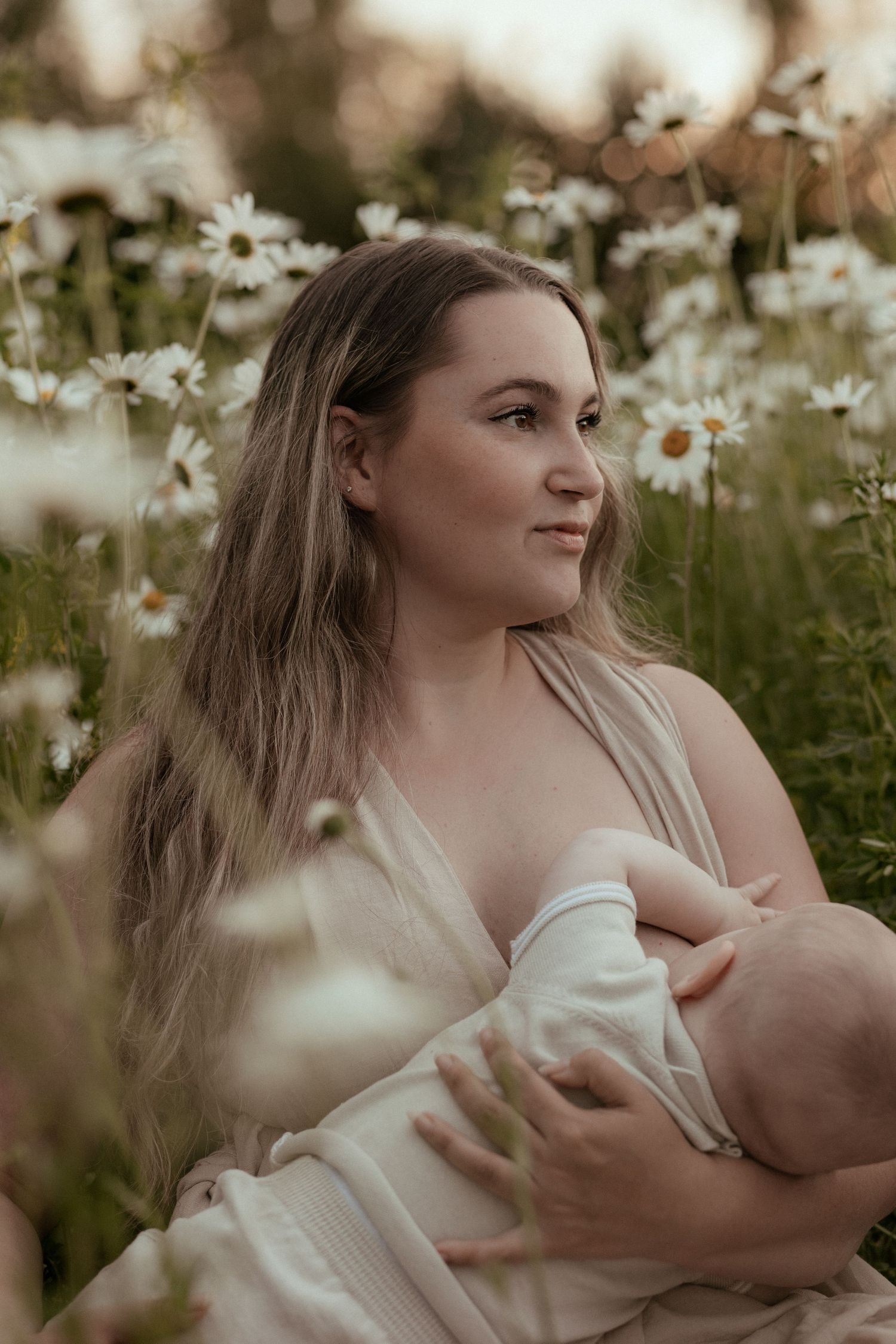 Wil jij ook jouw mooie borstvoedingsmoment of motherhood shoot tussen de bloemen vastleggen in Eindhoven (noord-Brabant)