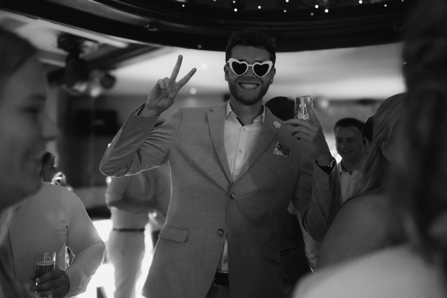 Eventfotografie voor feesten en evenementen in Eindhoven, Noord-Brabant. Professionele foto's die de sfeer en magie vastleggen.