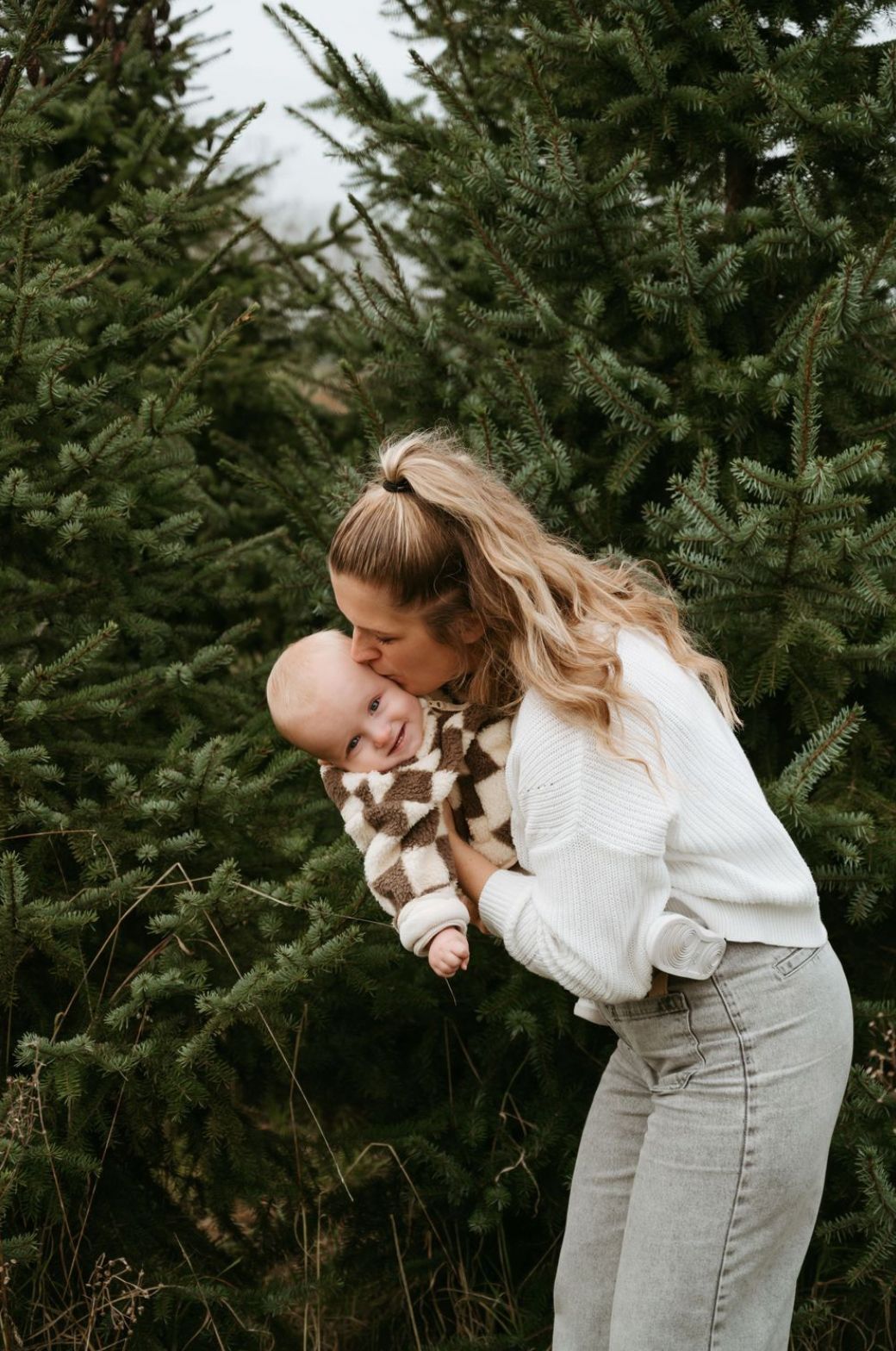 Minishoot kerst Eindhoven voor gezinnen of koppels in sfeervol ingerichte studio met lichtjes, sneeuw en warme kerstsfeer