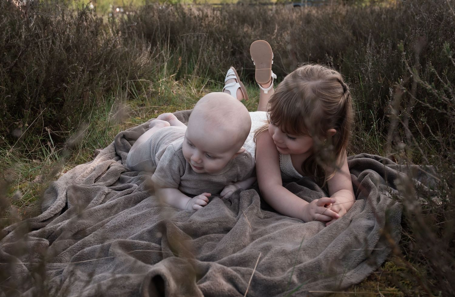 Mijn kinderen zijn mijn grootste inspiratie. Ze brengen zoveel liefde en energie, wat ik graag vastleg in elke fotoshoot voor herinneringen
