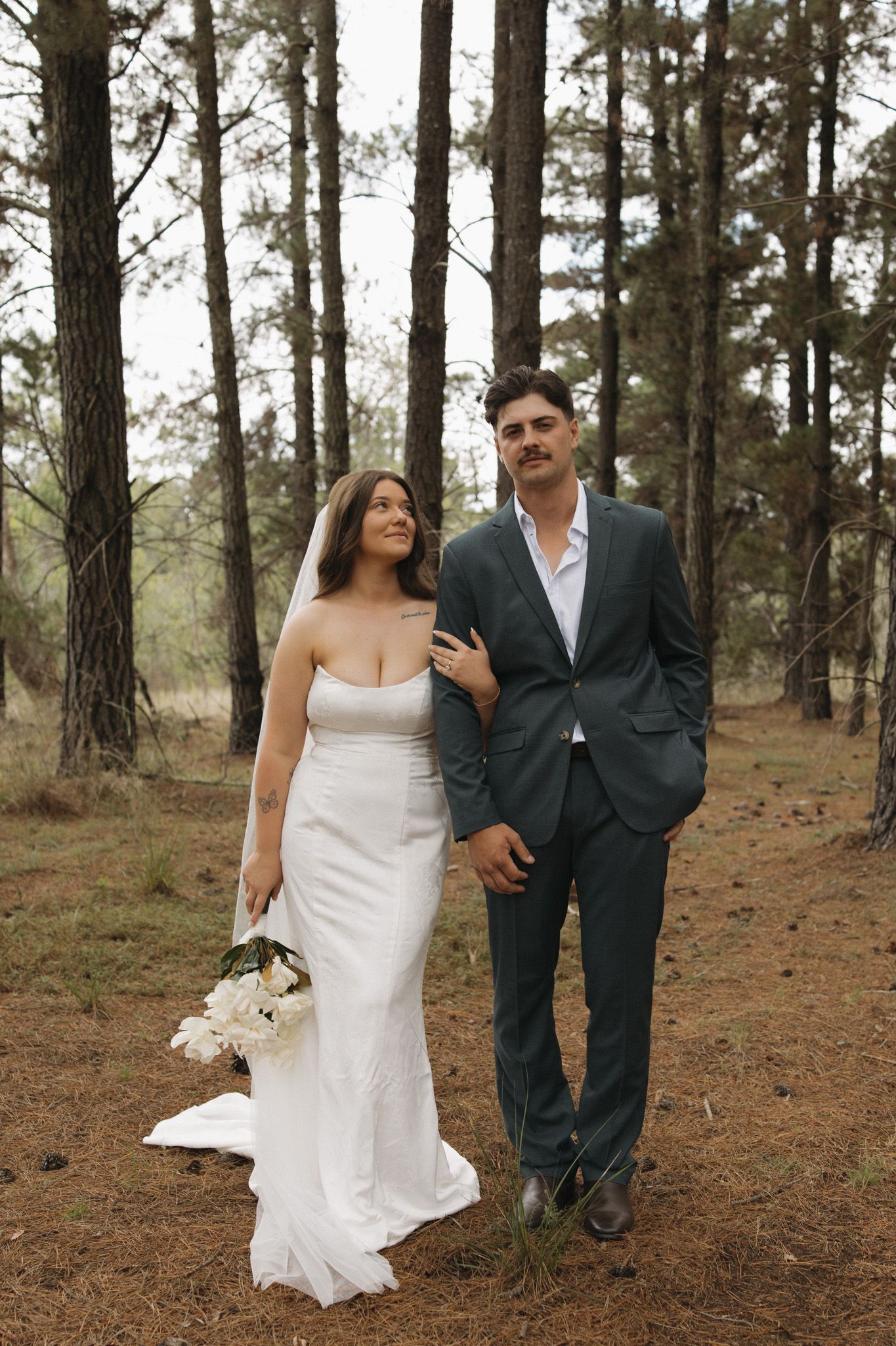 Inverell wedding bride and groom