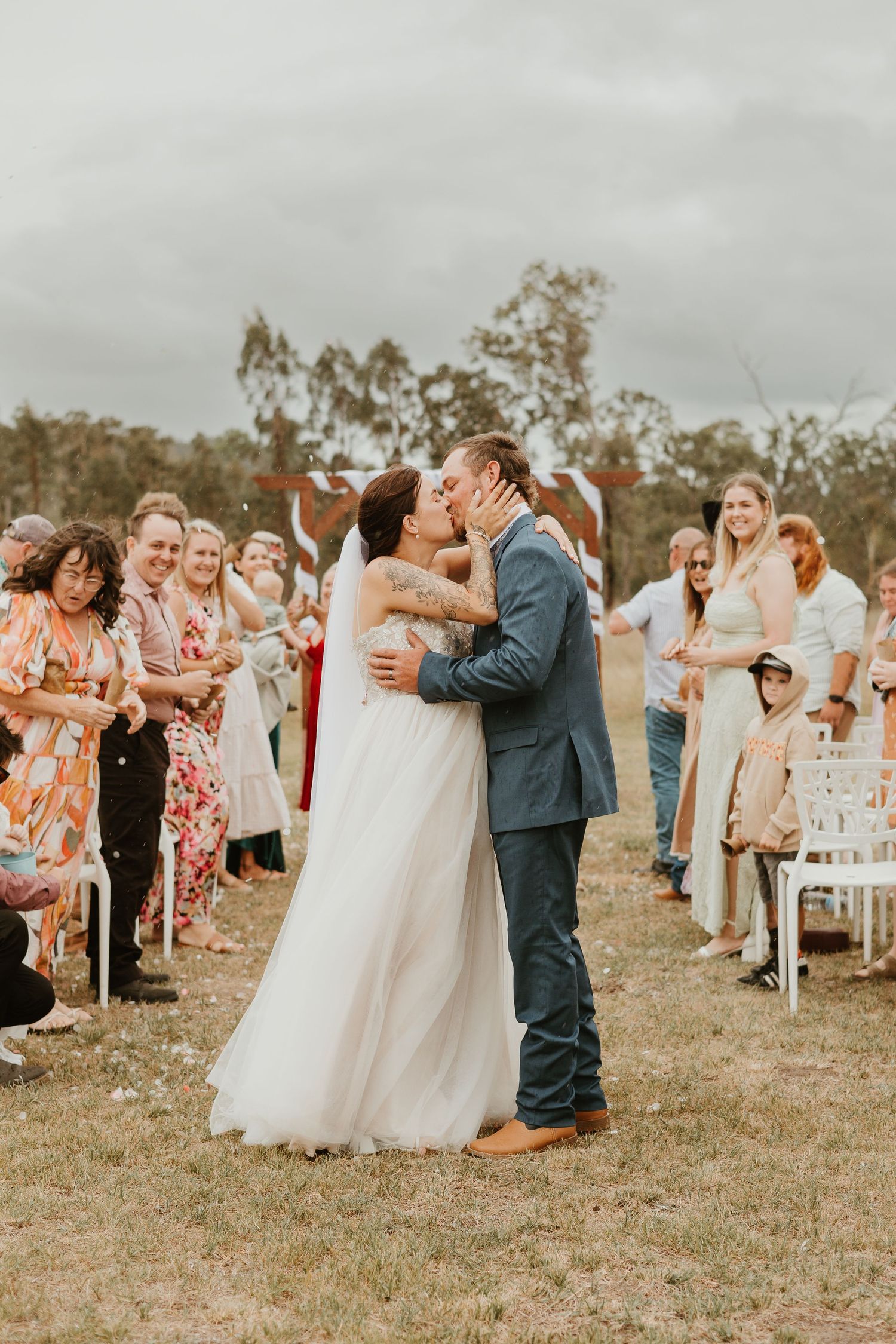Inverell wedding bride and groom