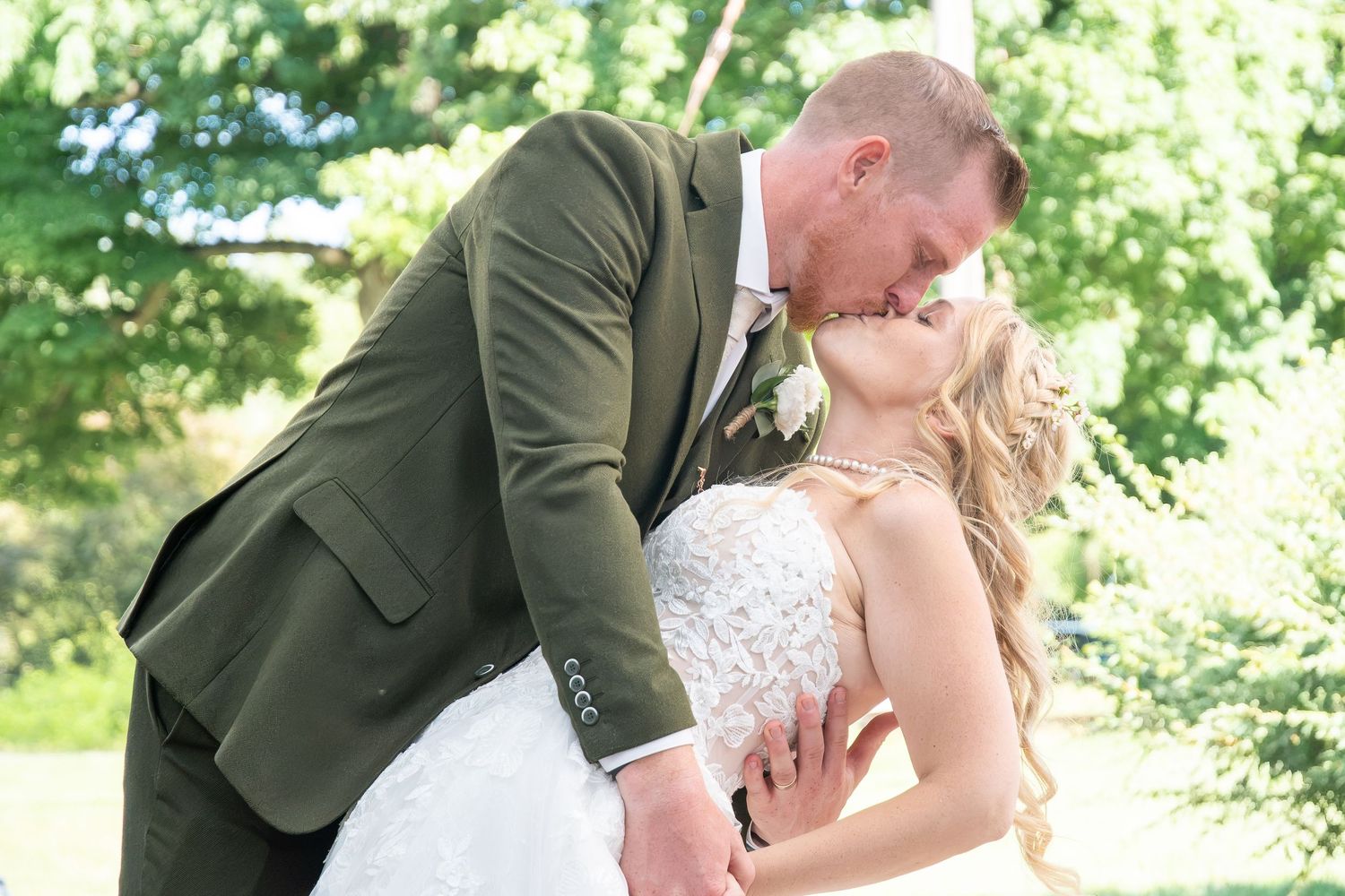 upstate new york wedding bridesmaids photography. capital region wedding. true to color photography. Documentary and candid photography