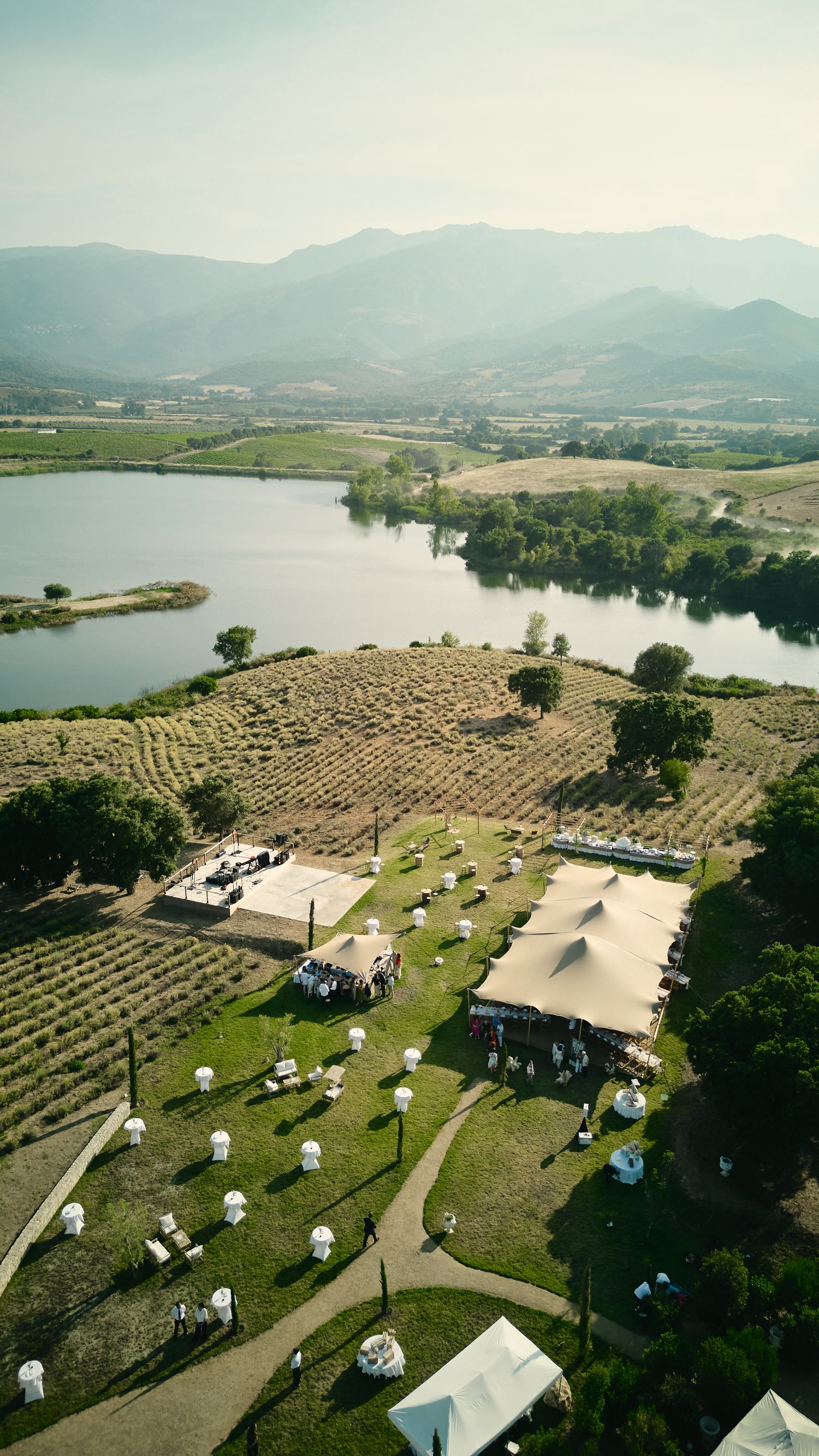 Vue aérienne du Domaine Terra d'Oru à Oletta, un lieu de réception pour les mariages en Haute-Corse.