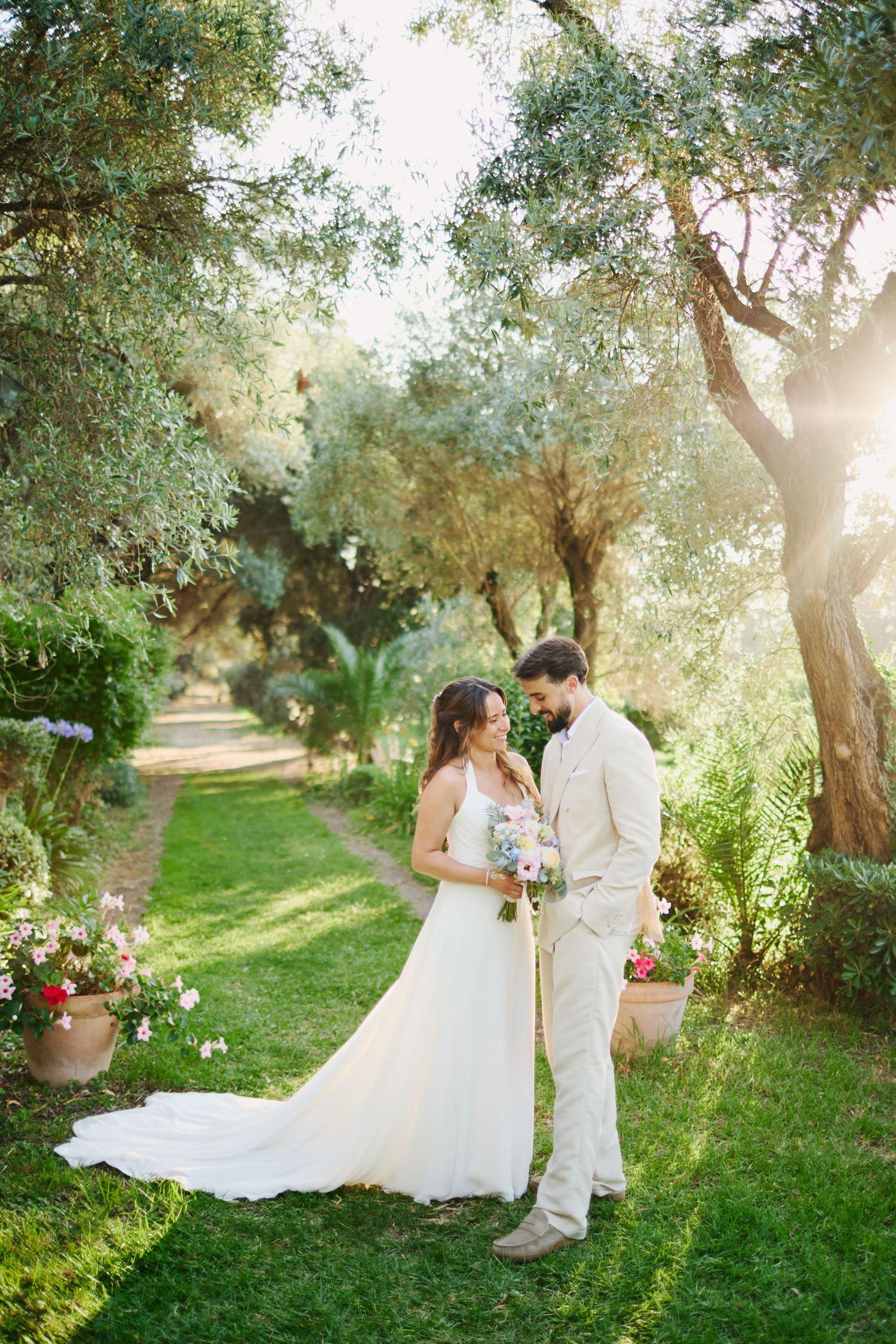 Séance couple pour les mariés au Domaine de Vignale, mariage en corse