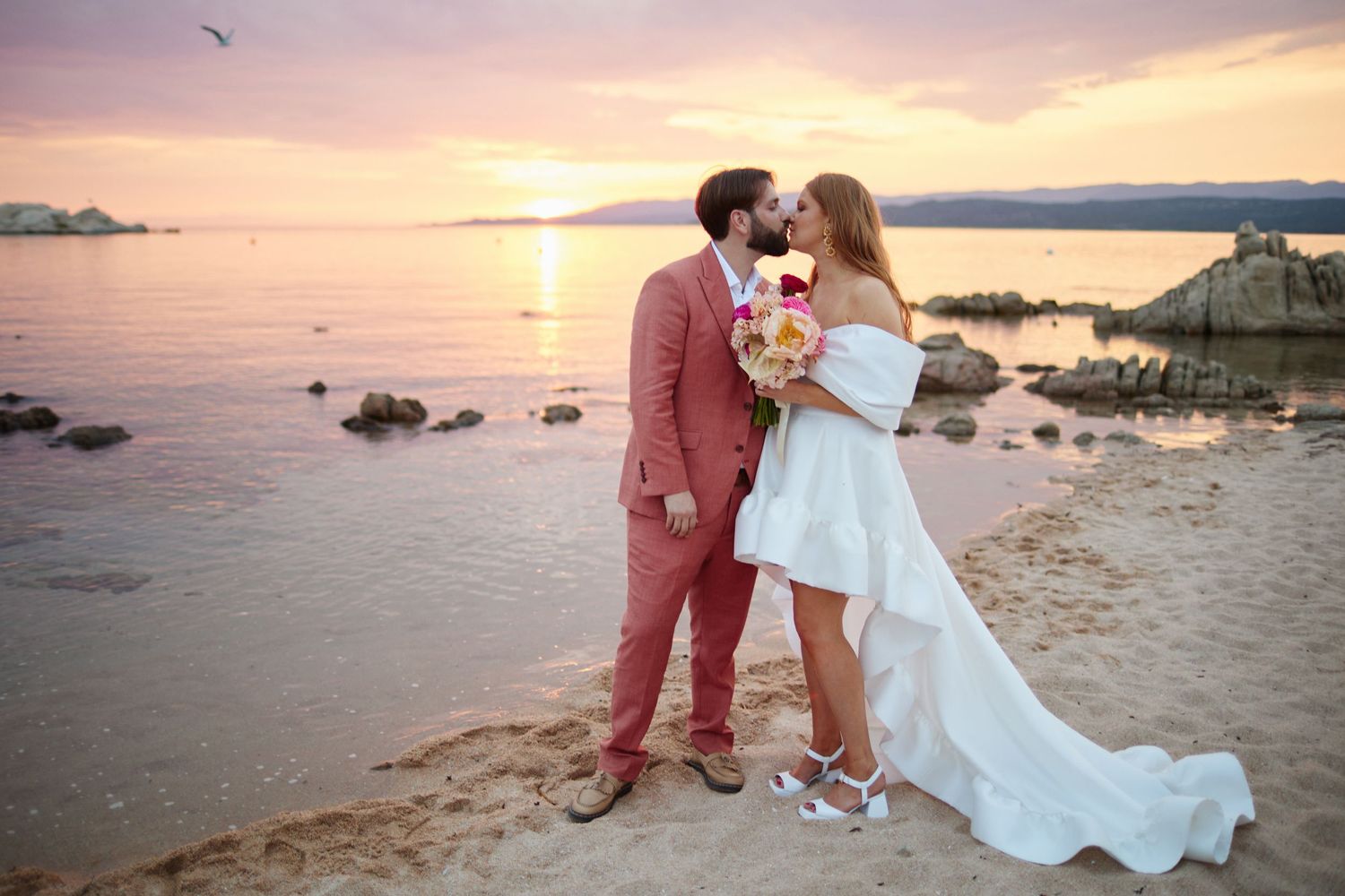 Couché de soleil au Goéland Beach à Bonifacio, réception mariage en corse