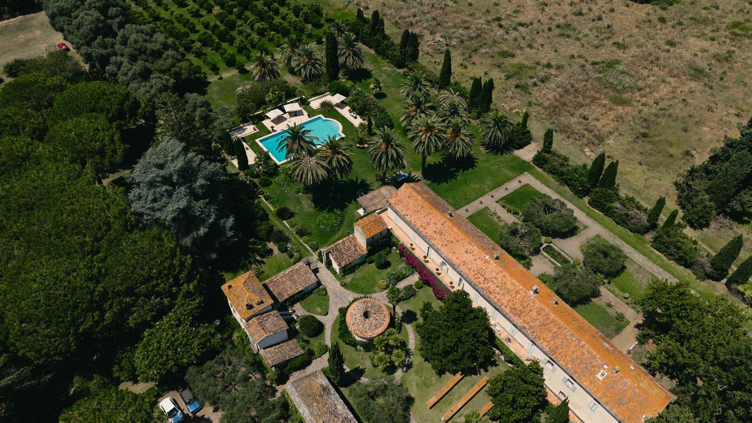 Vue aérienne du domaine de Vignale, lieu d'exception pour les mariages en corse