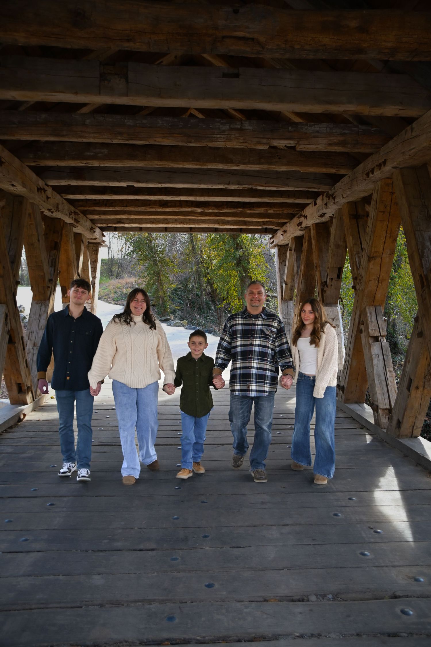 Outdoor family pictures Ozark, MO