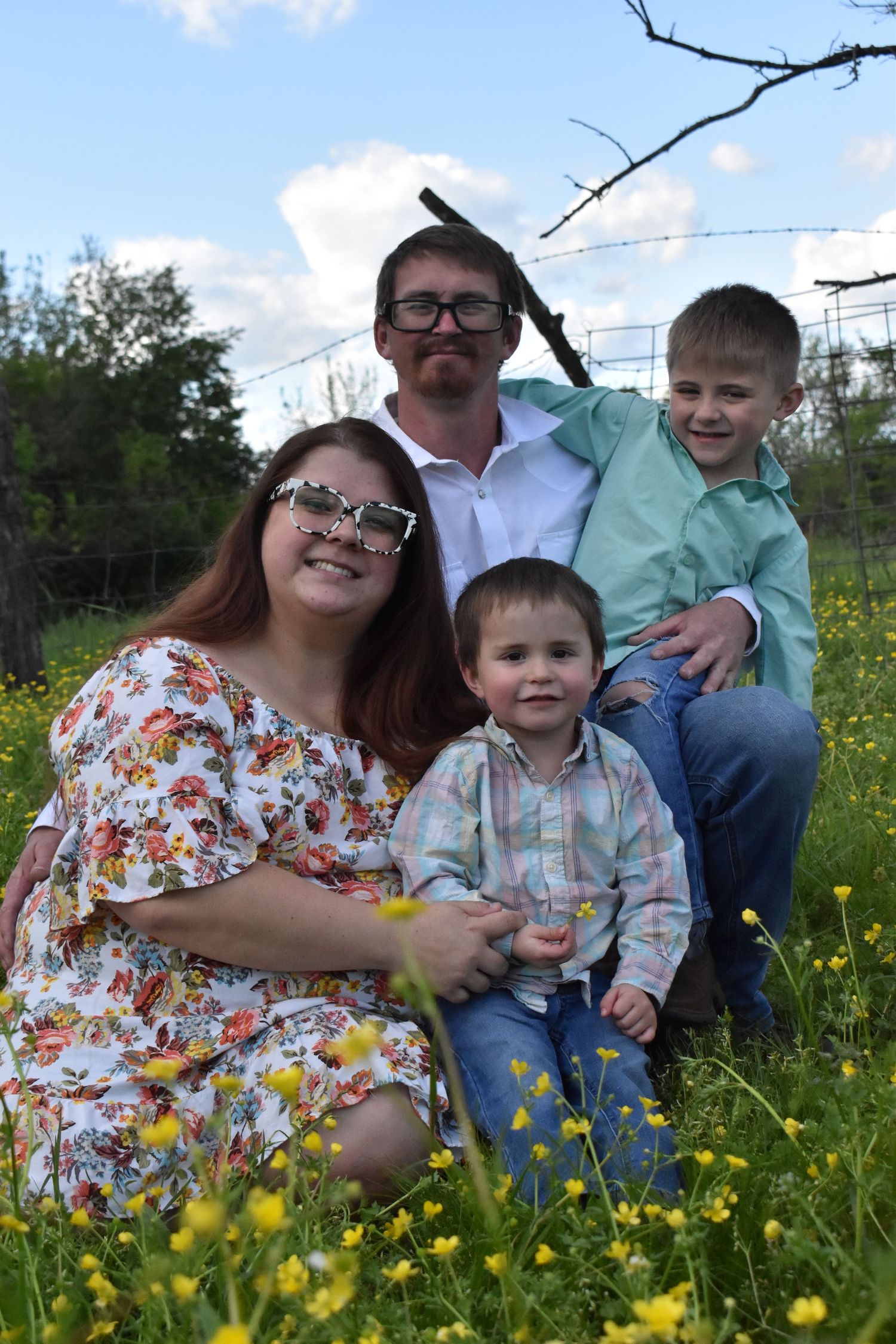 Outdoor family pictures Republic, MO