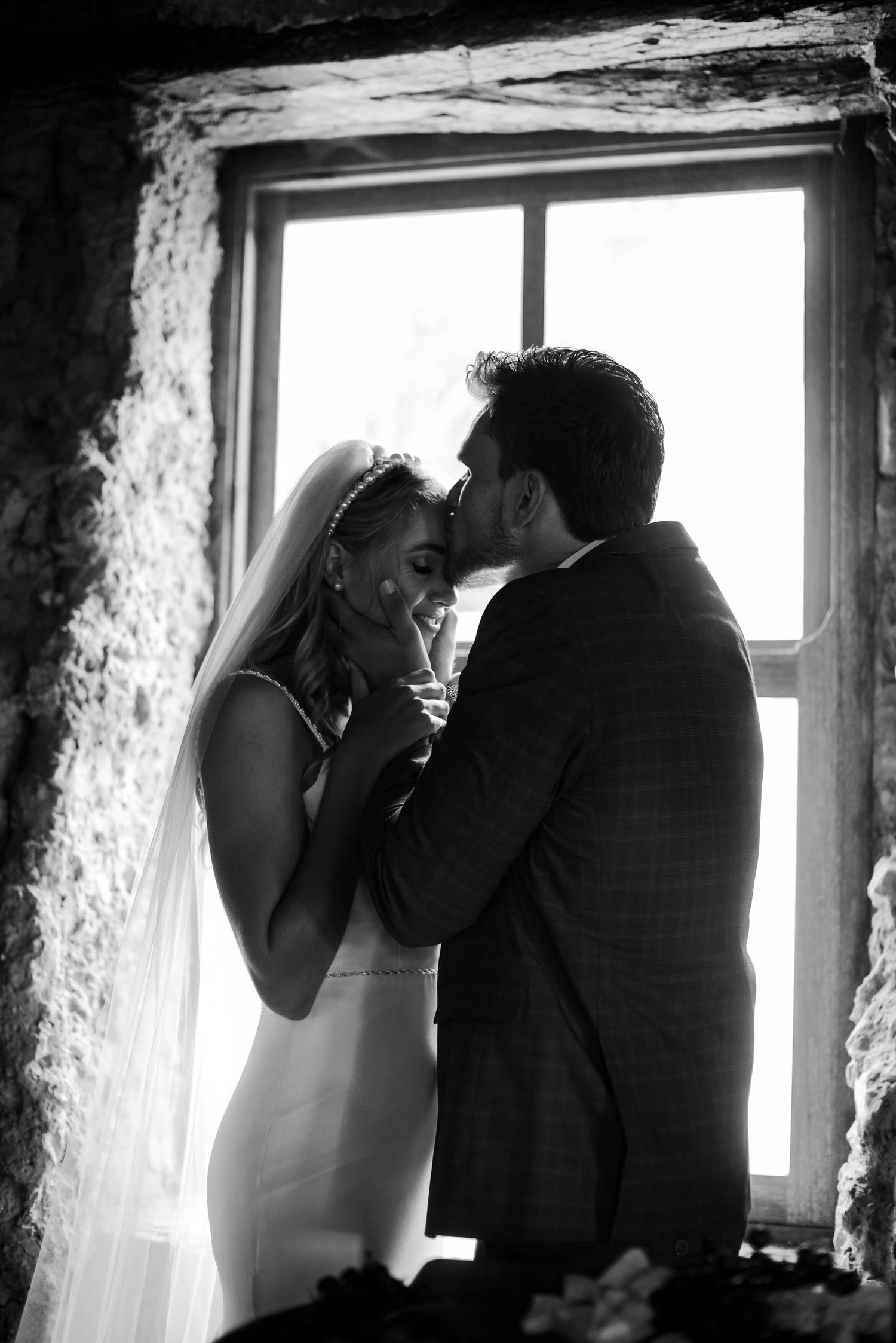 Wedding photographer in Pretoria capturing romantic ceremony moments