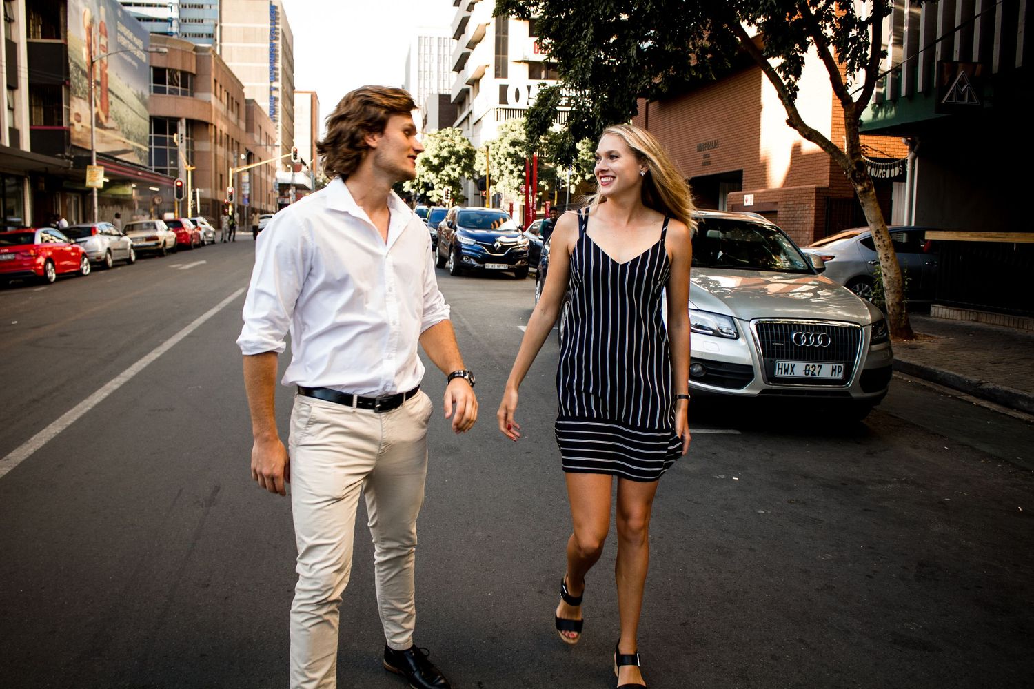 Couple session by travel photographer in natural outdoor setting