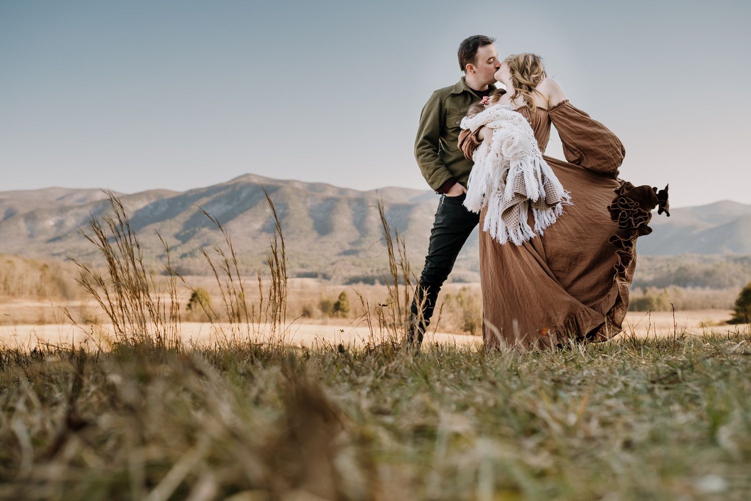 Great smoky mtns national park family photoshoot in cades cove