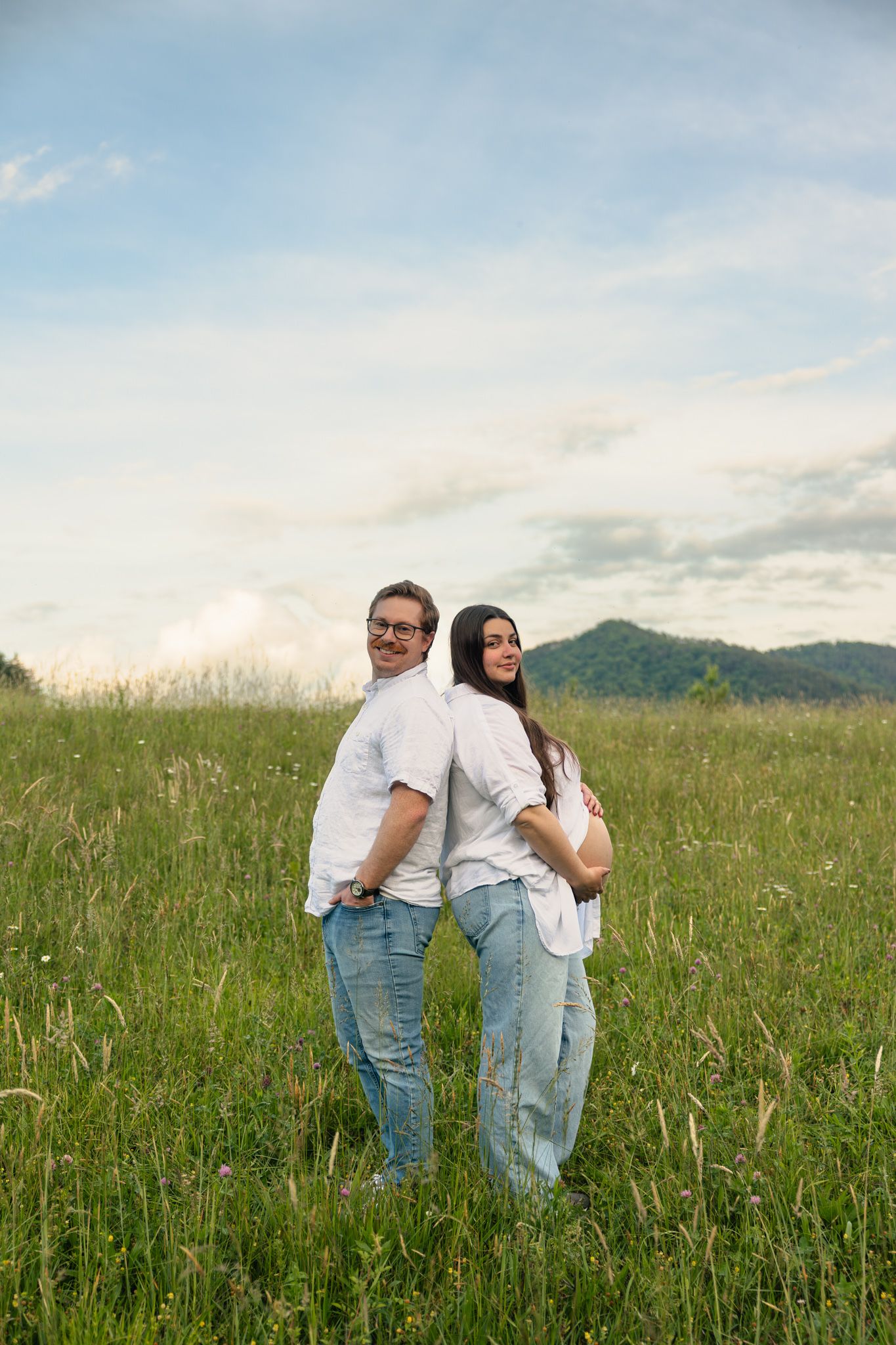 natural, bright Tennessee maternity session
