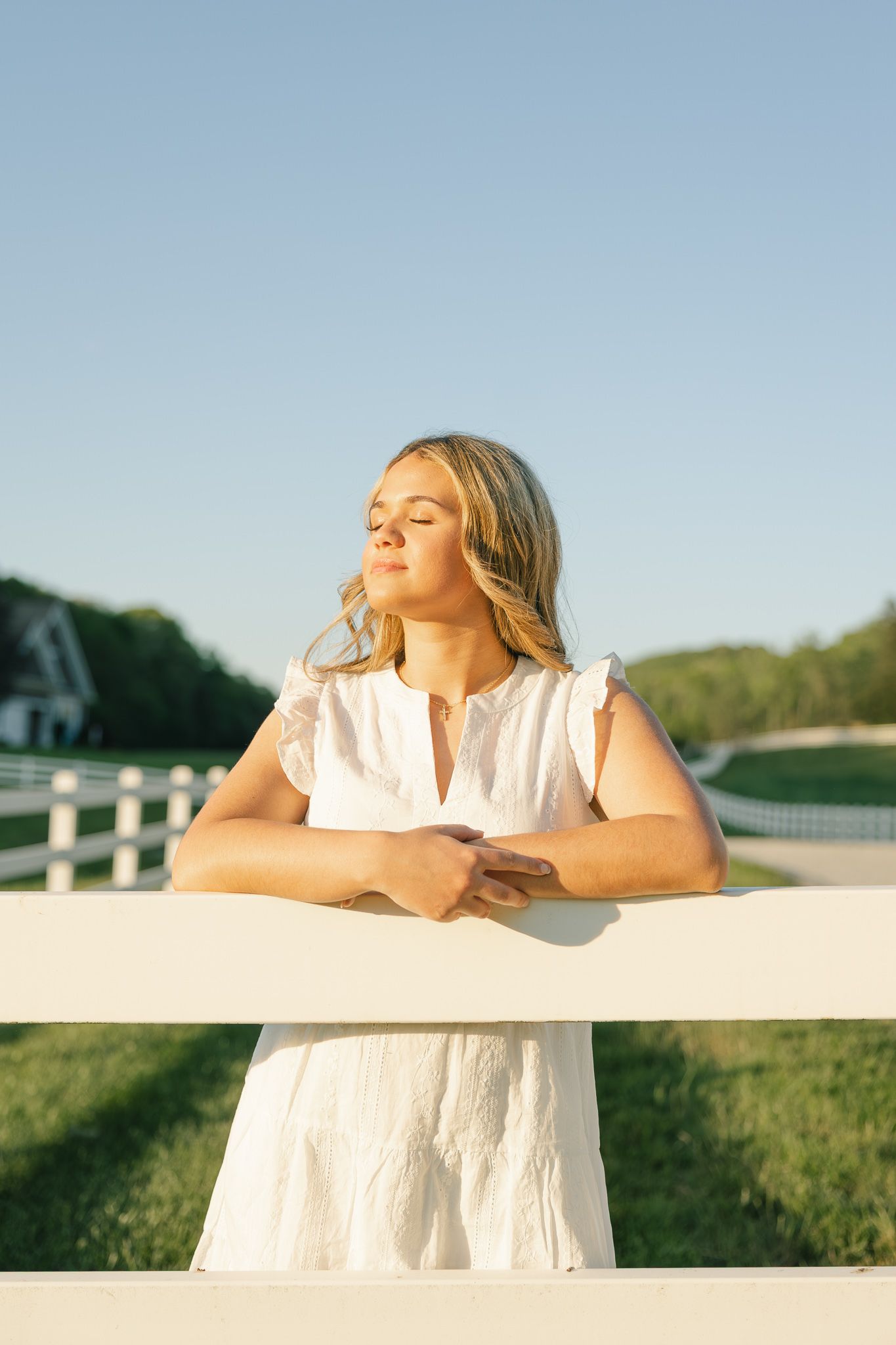 bright and natural senior photography Tennessee
