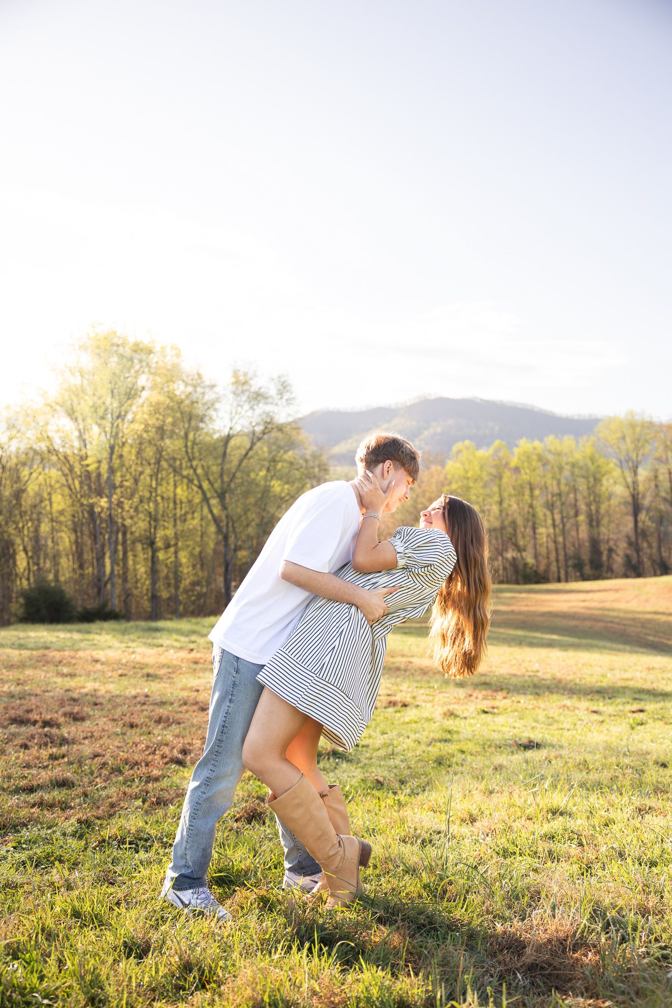 bright and timeless East Tennessee couples photographer
