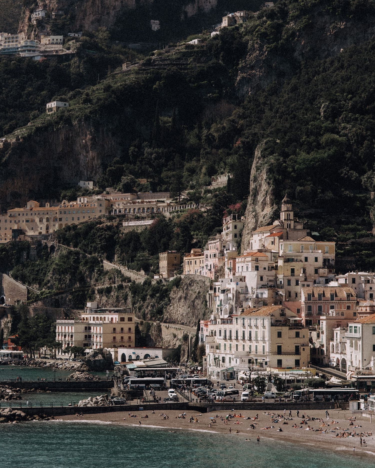 Amalfi Coast Wedding Photographer with an authentic and elegant approach. Let's create wonderful images together!