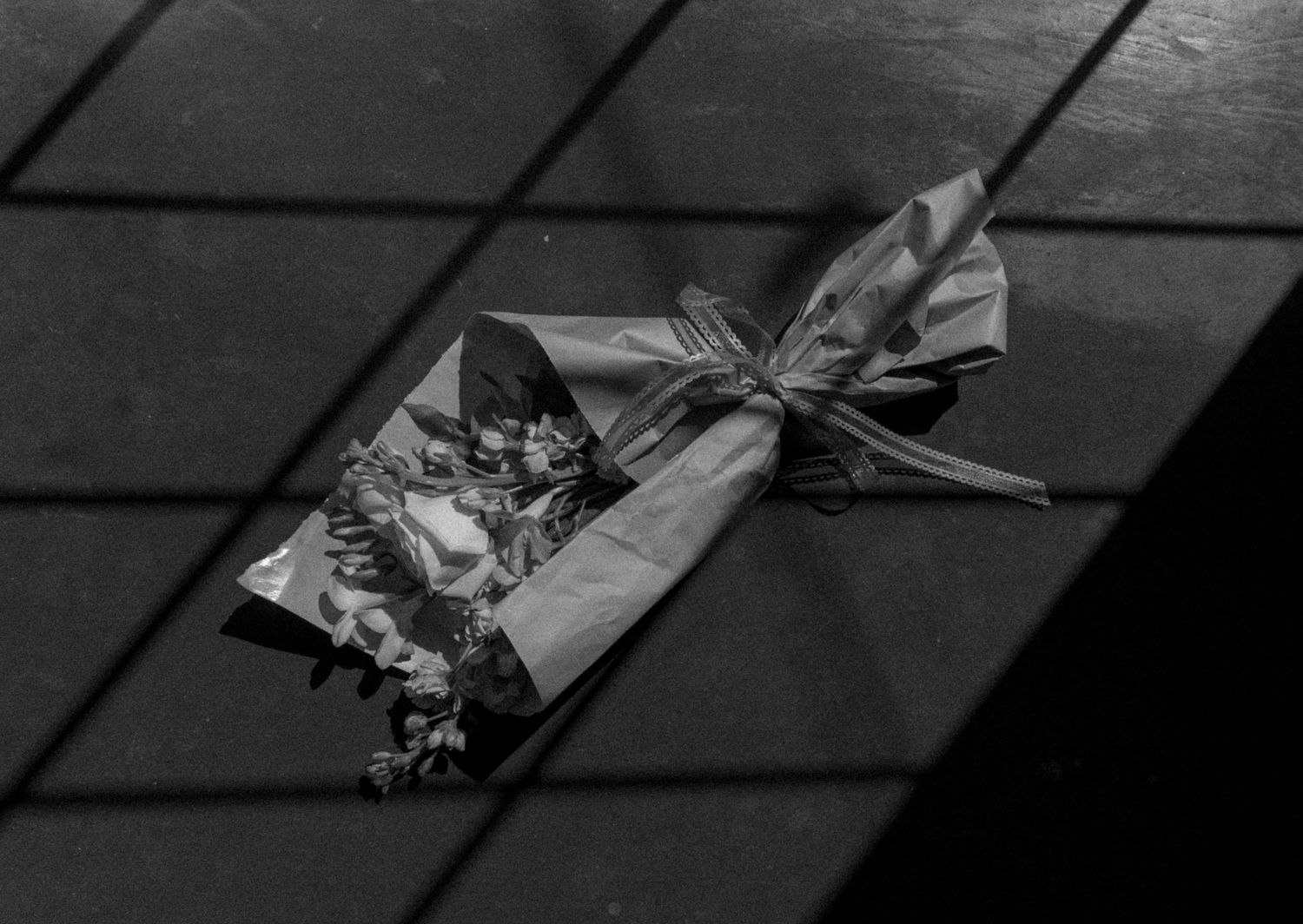 Wedding details in black and white. The bright sunlight at noon gave me the idea to use contrast with the details as I started a 10 hour day