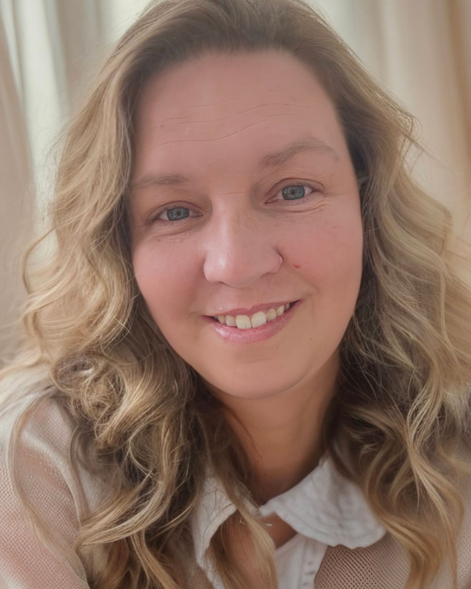 Stephanie Junek Senior Portrait Photographer in Milwaukee, WI, Waukesha, New Berlin, Muskego, Greendale, Greenfield, Hales Corners,
