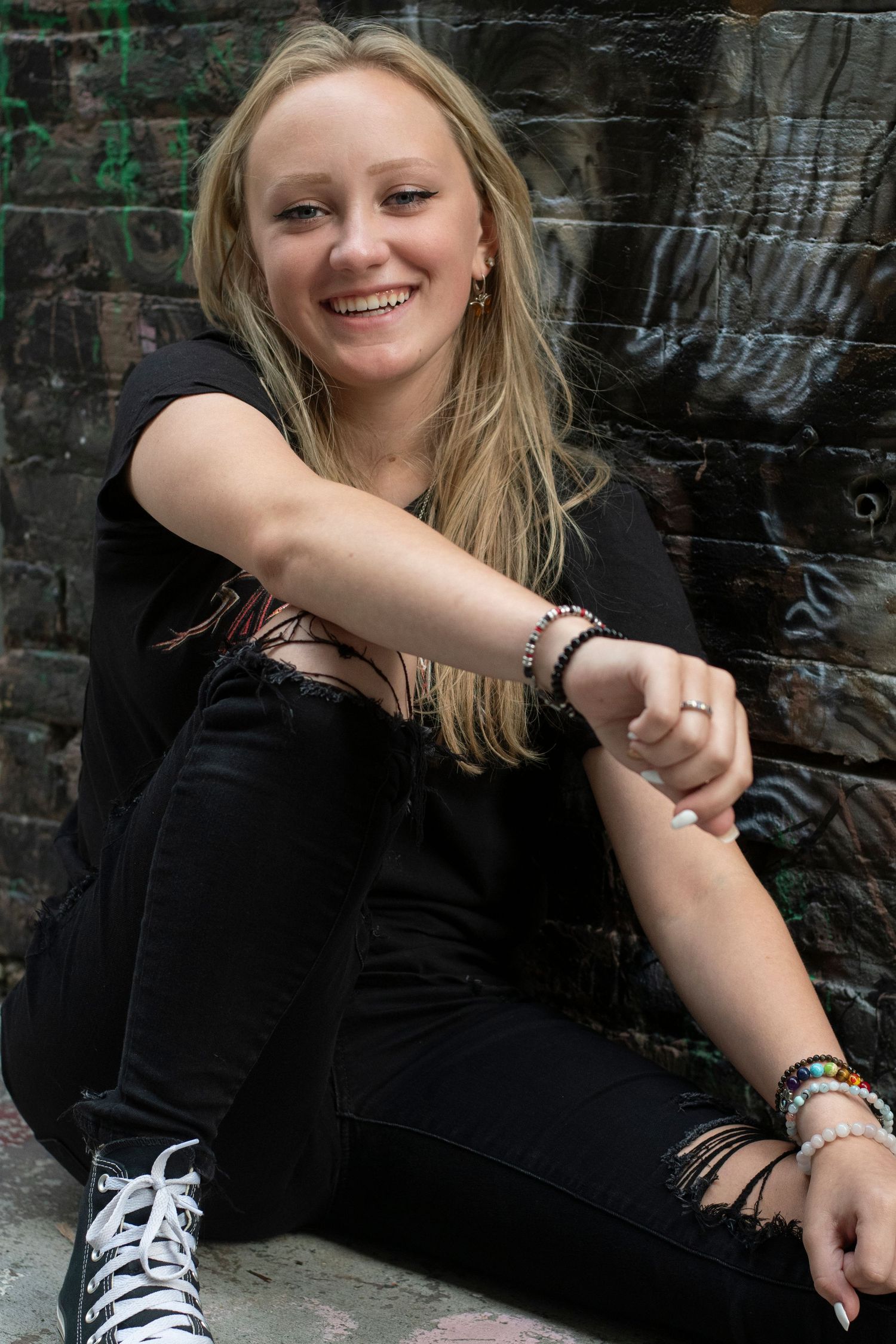 Black Cat Alley Senior Portrait Vibes Milwaukee East Side Simply Junique Senior Portrait Experience