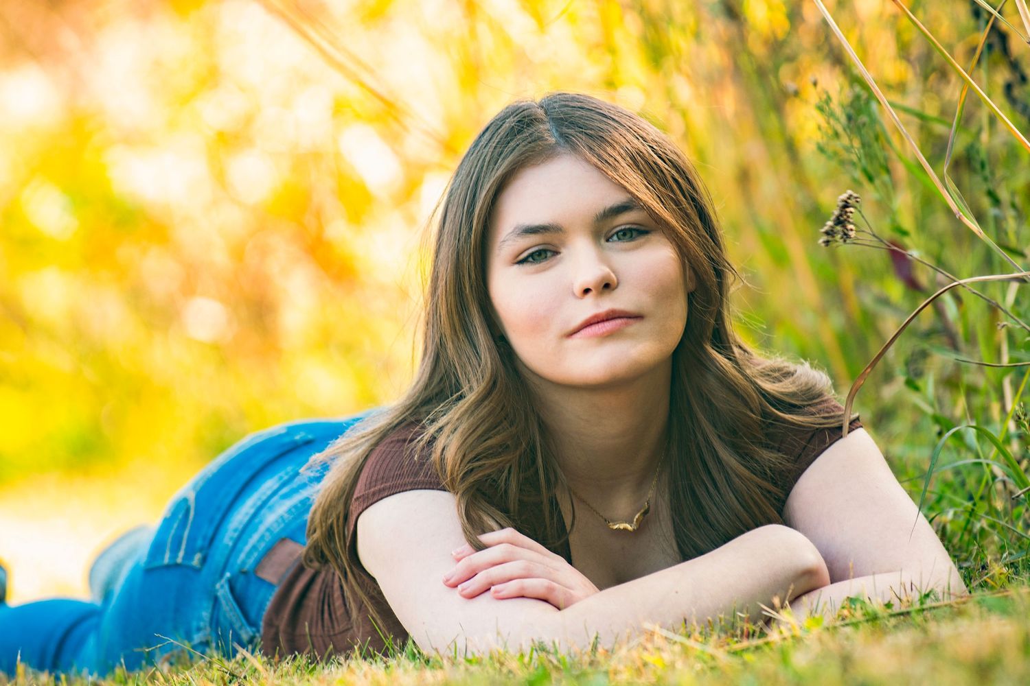 Kettle Morraine State Forest Senior Portraits in the fall. Simply Junique Senior Portrait Experience