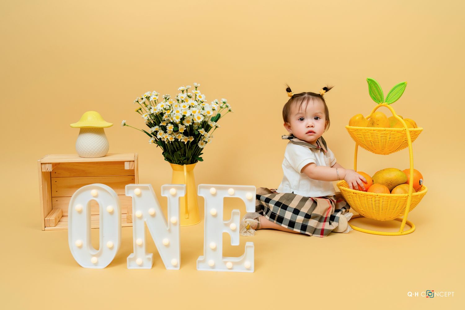 Minimalist orange and white text animation frames with citrus fruits and tea cups on beige background.