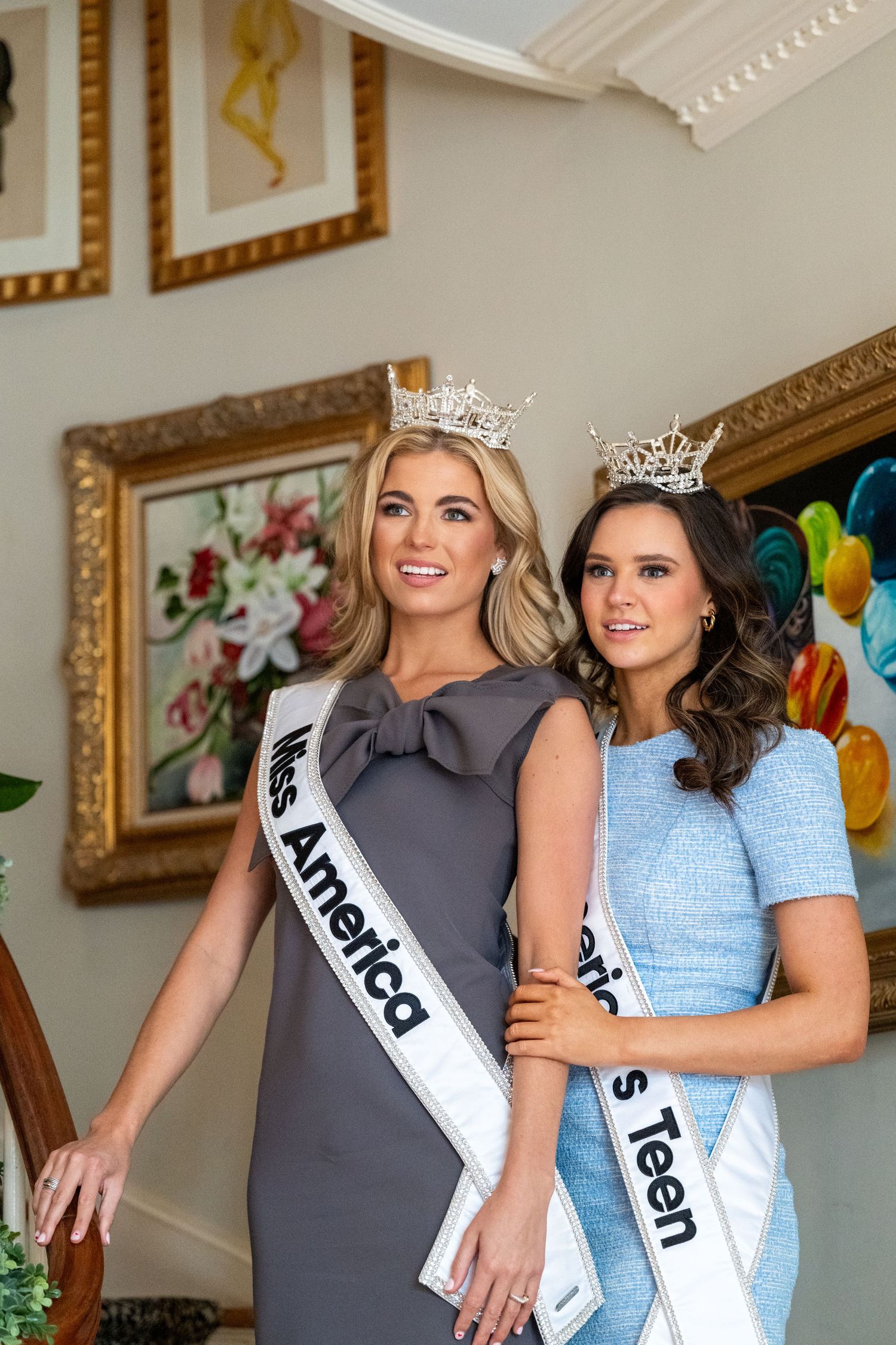 Portrait of Miss America with Miss America's Teen.