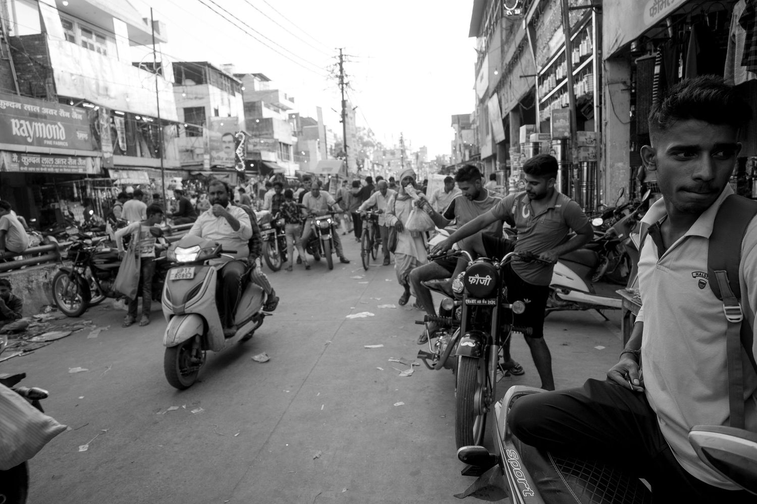 Crowded street in Baraut, India.