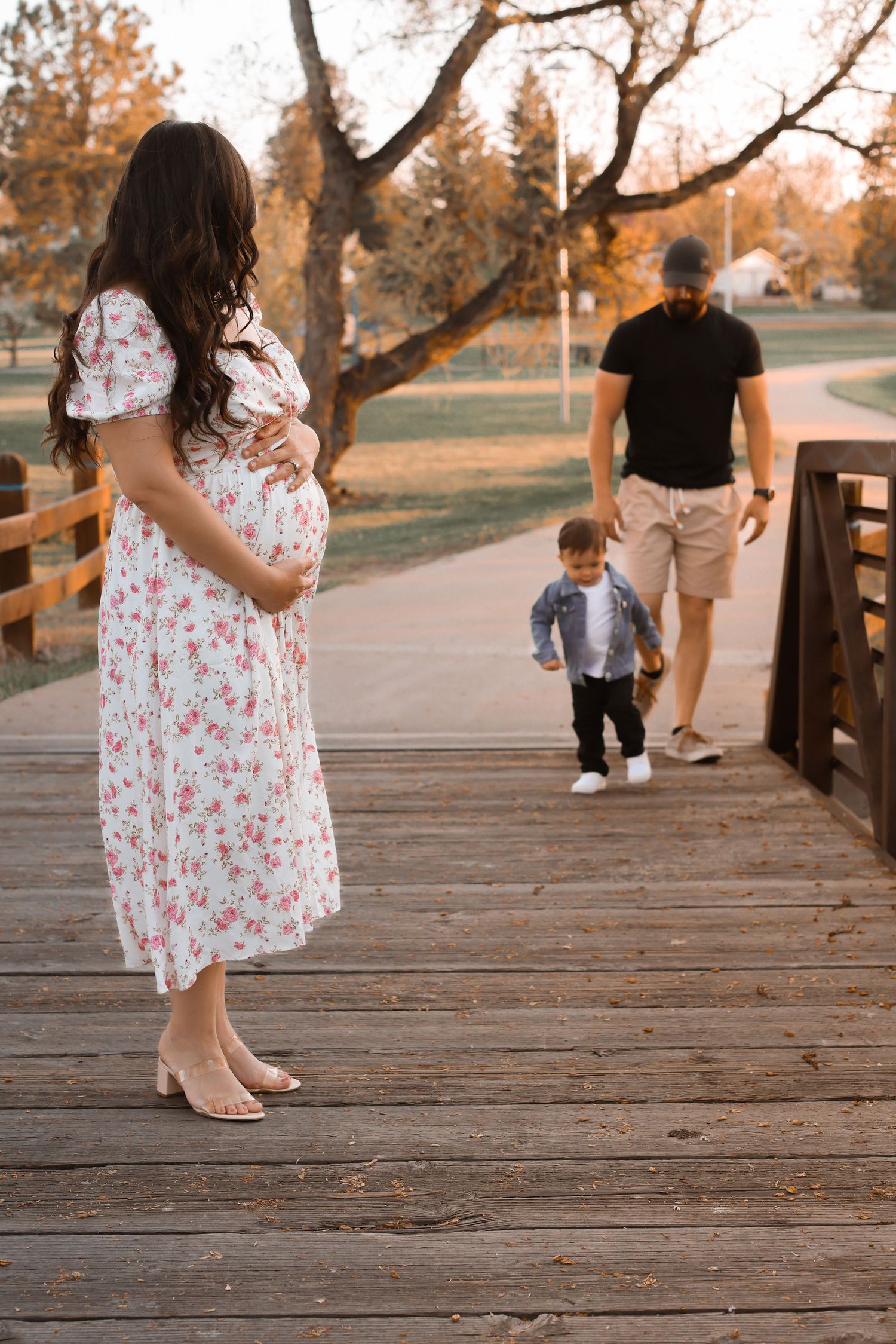 maternity mom and dad and kid