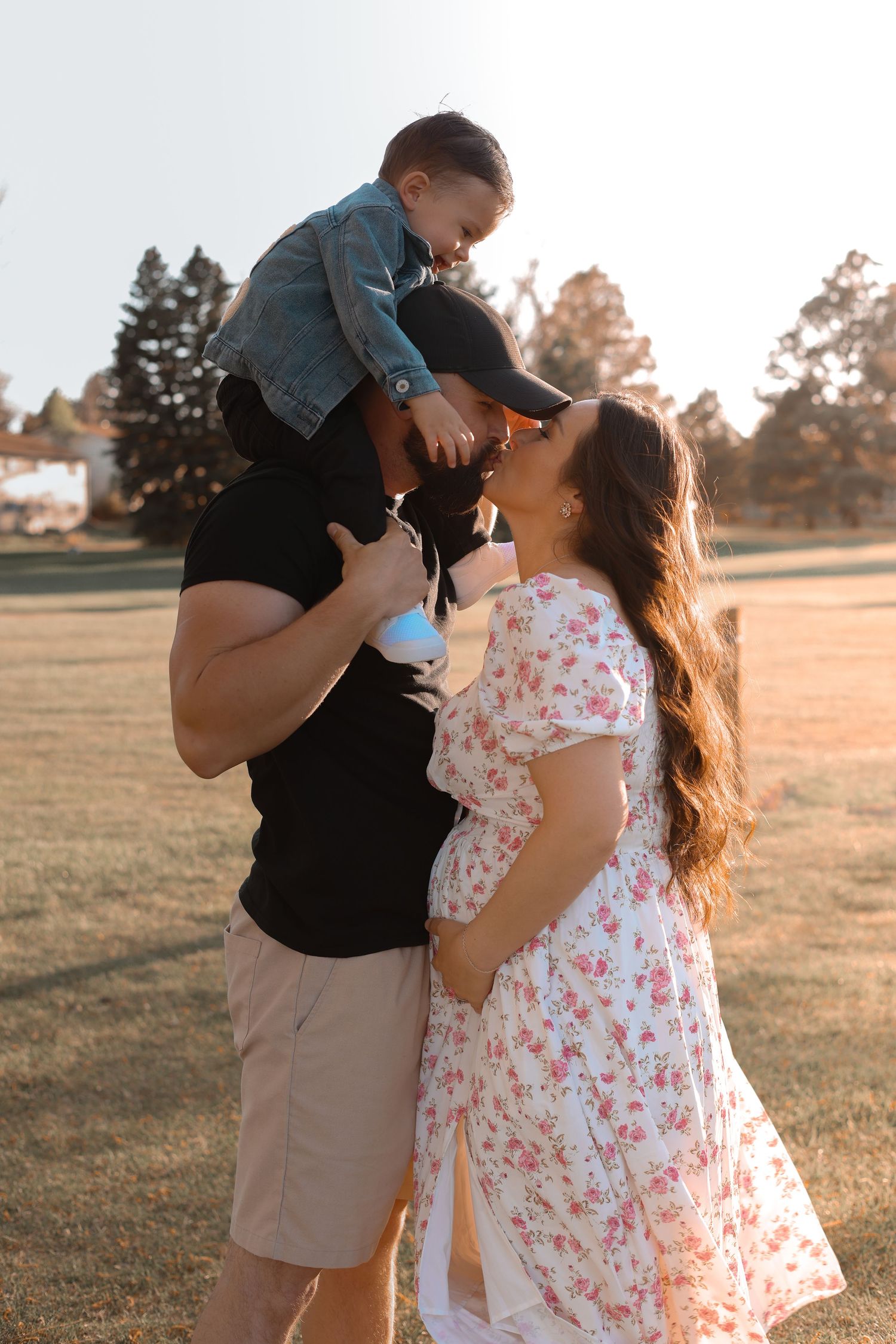maternity mom and dad and kid