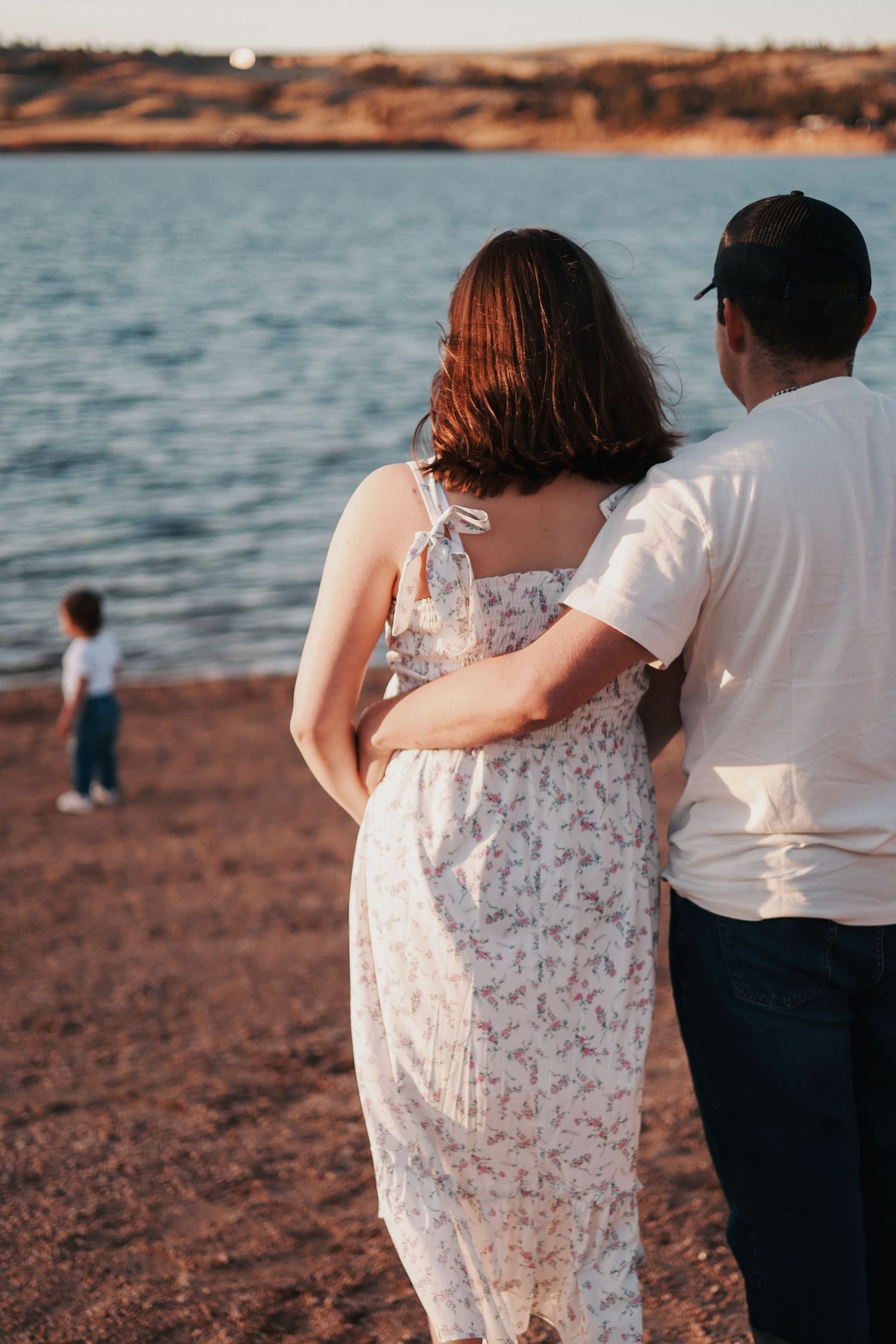maternity mom and dad and kid