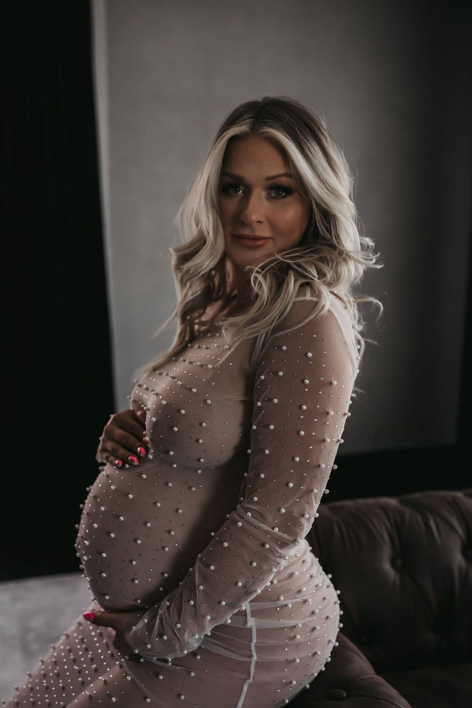 maternity new mom self love boudoir photography arizona Body inclusive empowering top rated luxury deluxe high end top rated experience AZ