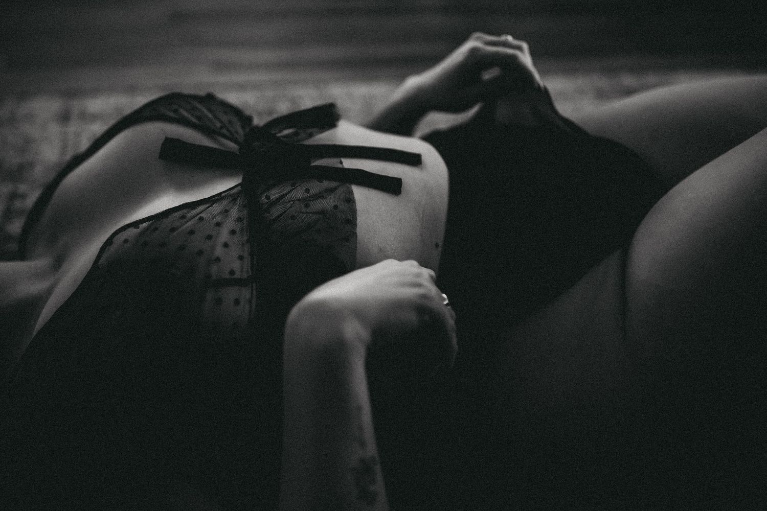 What to expect at a boudoir shoot sheer sheet sexy lingerie black and white photography fine art Arizona Empowerment AZ Phoenix Mesa luxury