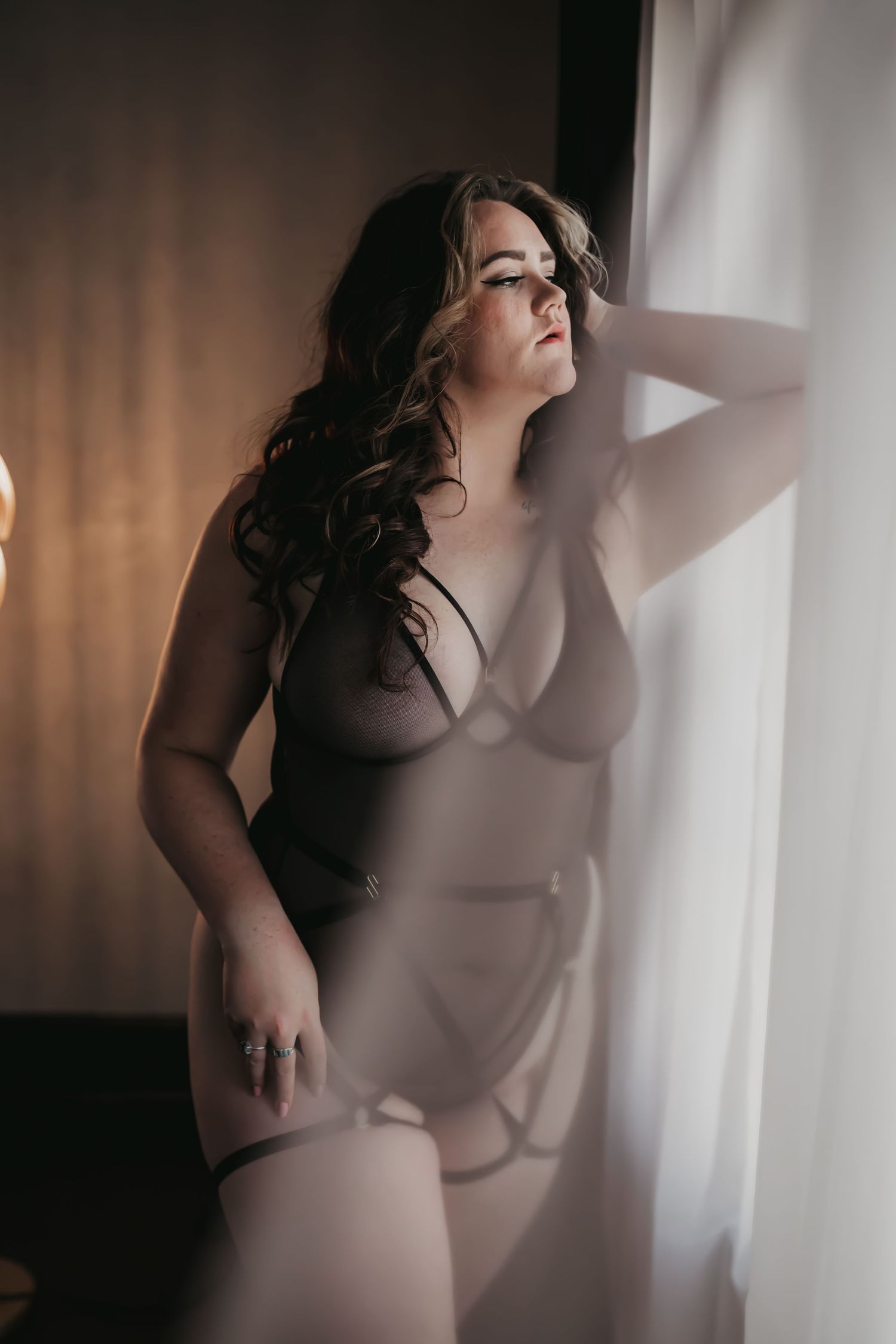 Top rated boudoir photographer Tempe Scottsdale Mesa Gilbert Phoenix Glendale Peoria Queen Creek San Tan Paradise Valley sexy luxury AZ