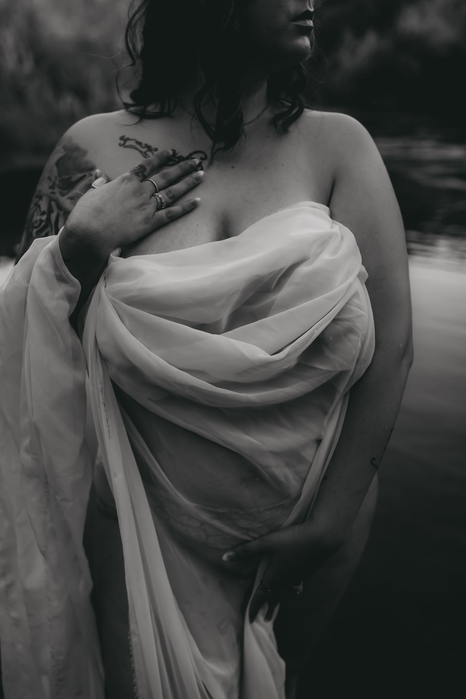 Arizona Phoenix Glendale Mesa Gilbert Peoria Chandler Maricopa top rated boudoir photographer salt river wet sheet moody body inclusive sexy