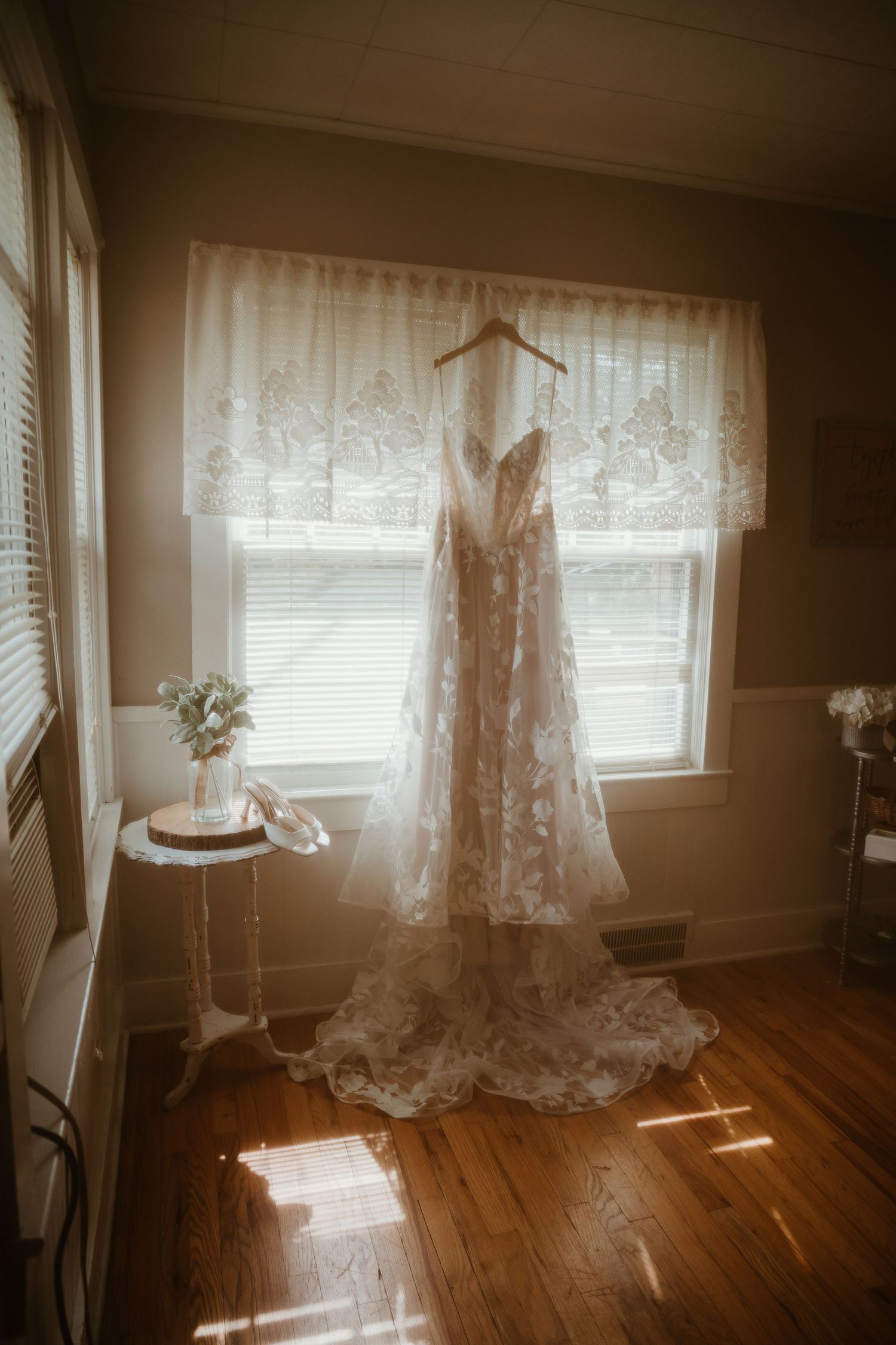 Michigan wedding photographer, Mid-Michigan wedding, Candid, Documentary, lifestyle, family, travel, photography, couples, venue, emotional