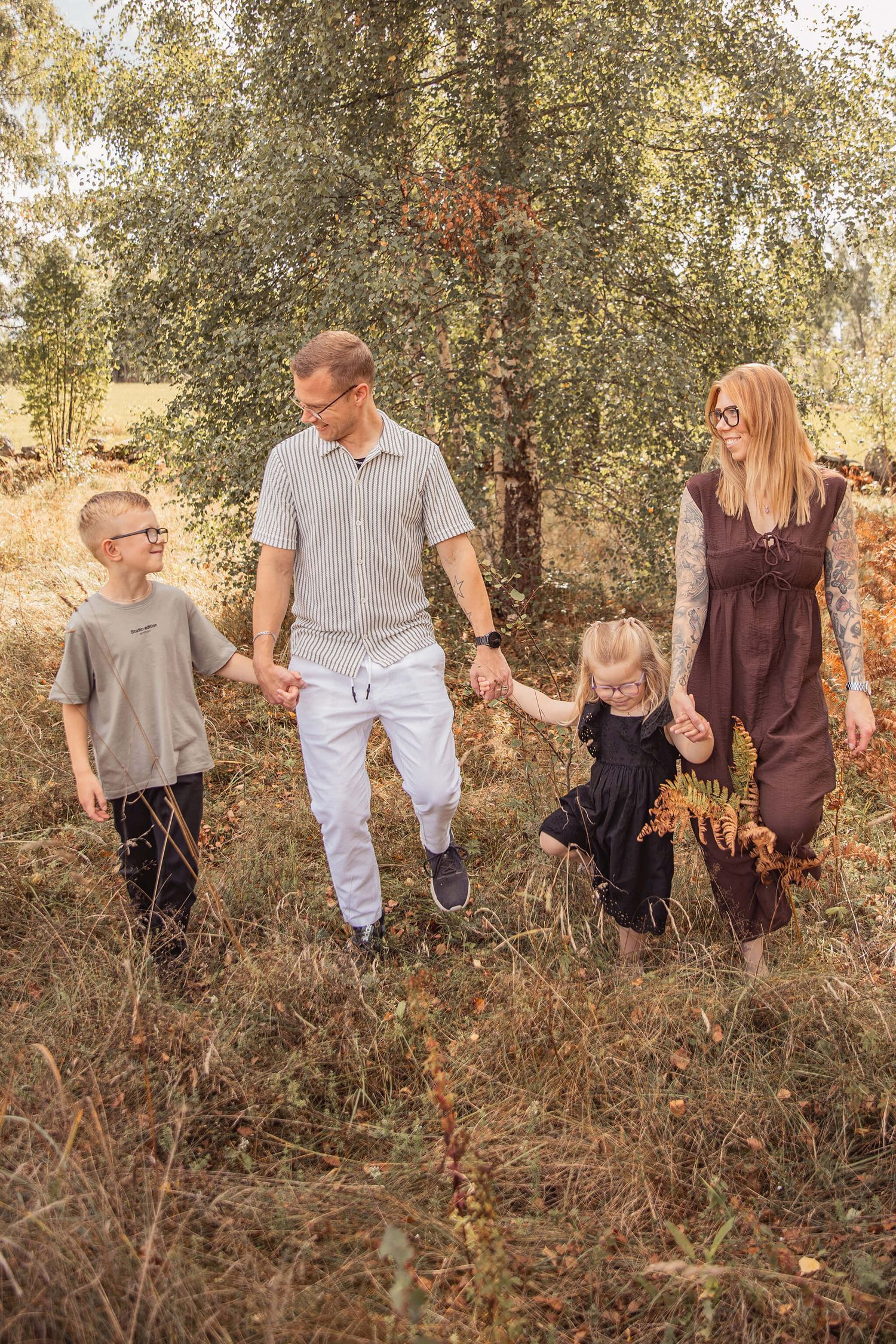 familjefotografering i Mullsjo - Jonkoping, Avslappant, ärligt, känslor. Fokuserar på dig som vill ha minnesvärda bilder. Storytelling