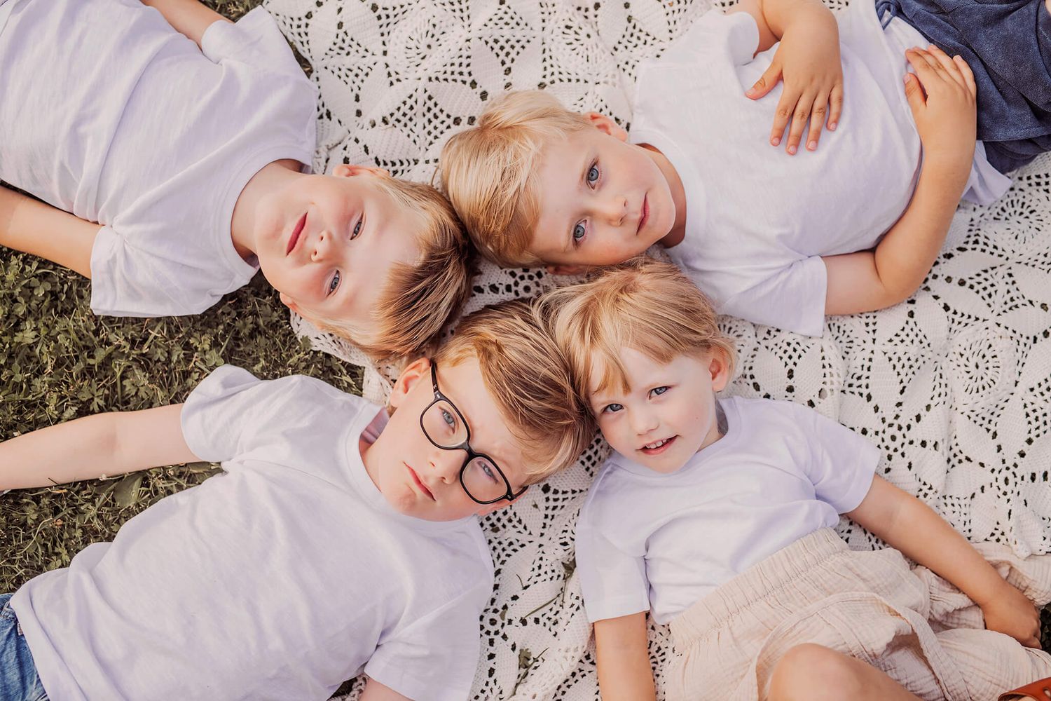 Barnfotograf i mullsjö och jönköping. Familjefotograf i mullsjö med fokus på känslor och närhet. Storytellingfotograf i Mullsjö & jönköping