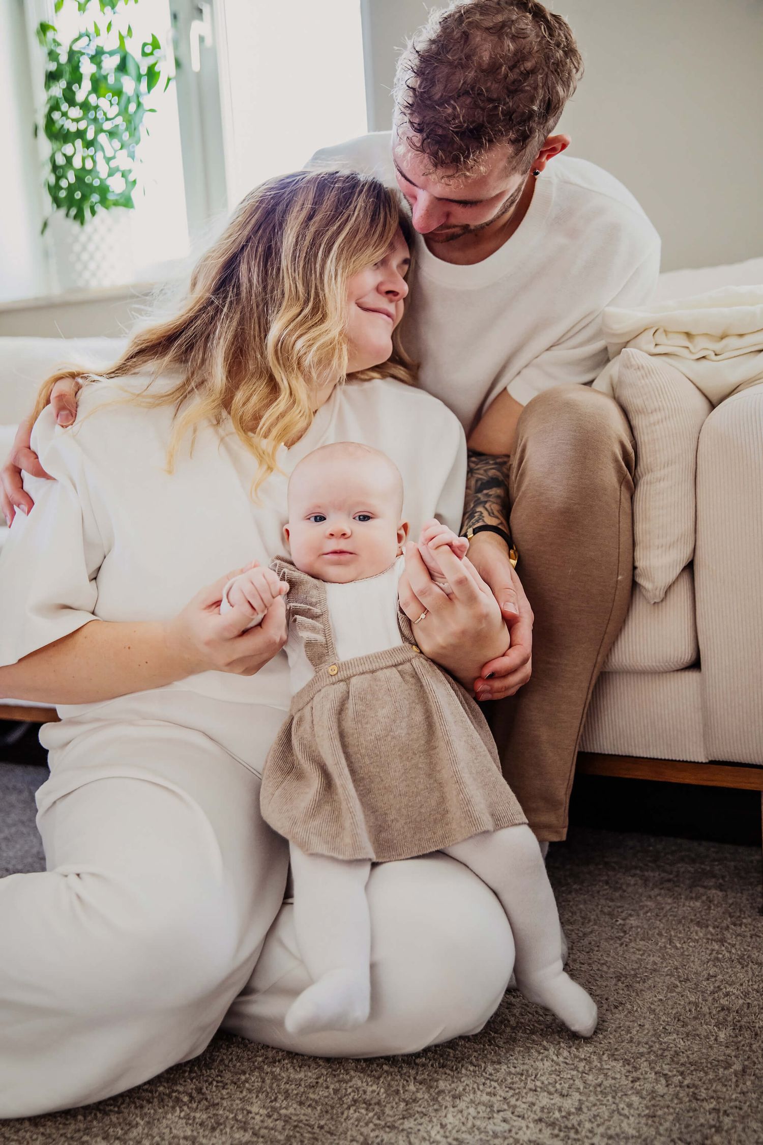 Gravidfotograf mullsjö och jönköping. dokumentärt mullsjö med fokus på känslor och närhet. Storytellingfotograf i Mullsjö & jönköping