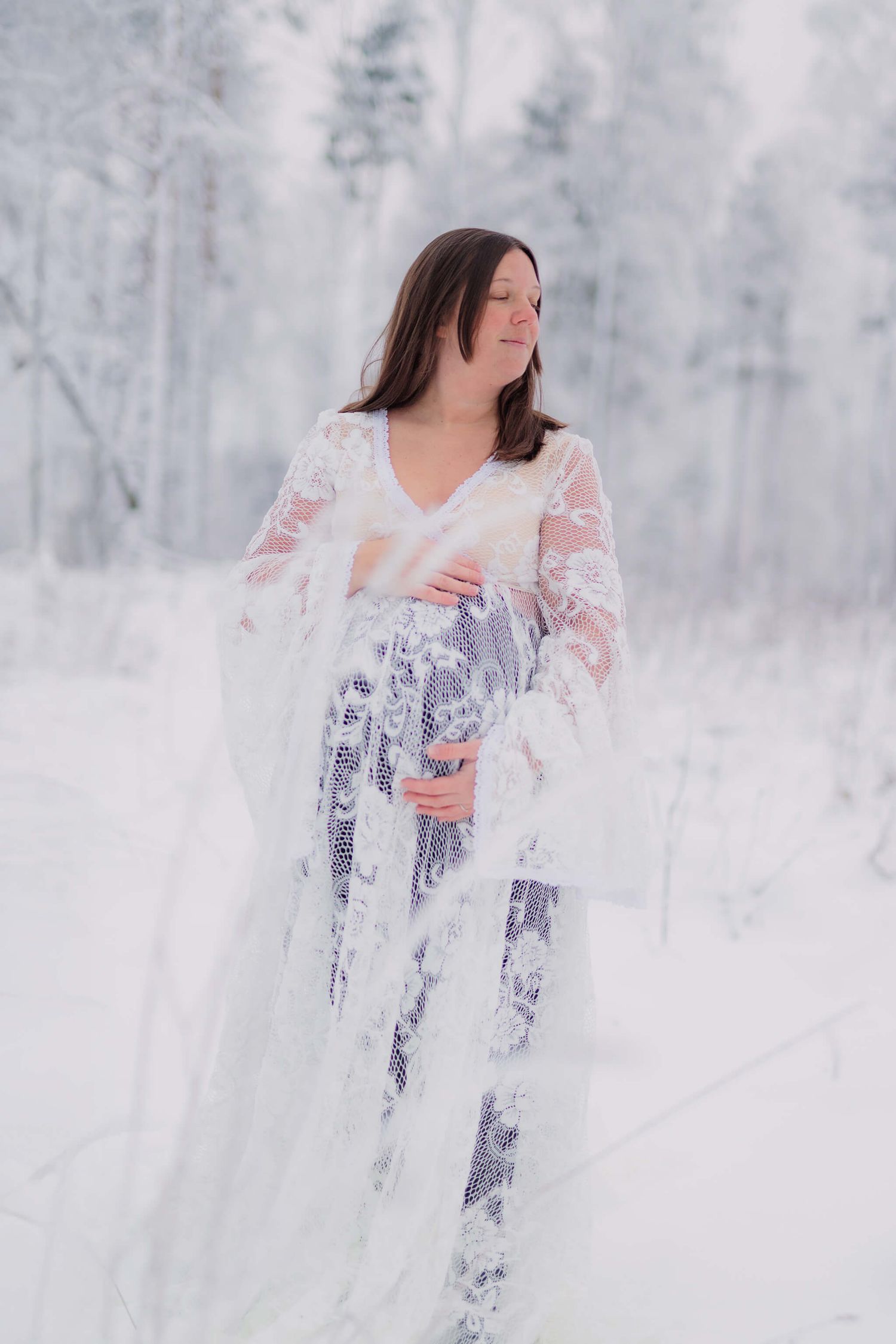 Gravidfotografering i mullsjö, i naturen, jönköping, Habo, bankeryd. fotograf Jennifer Serrander