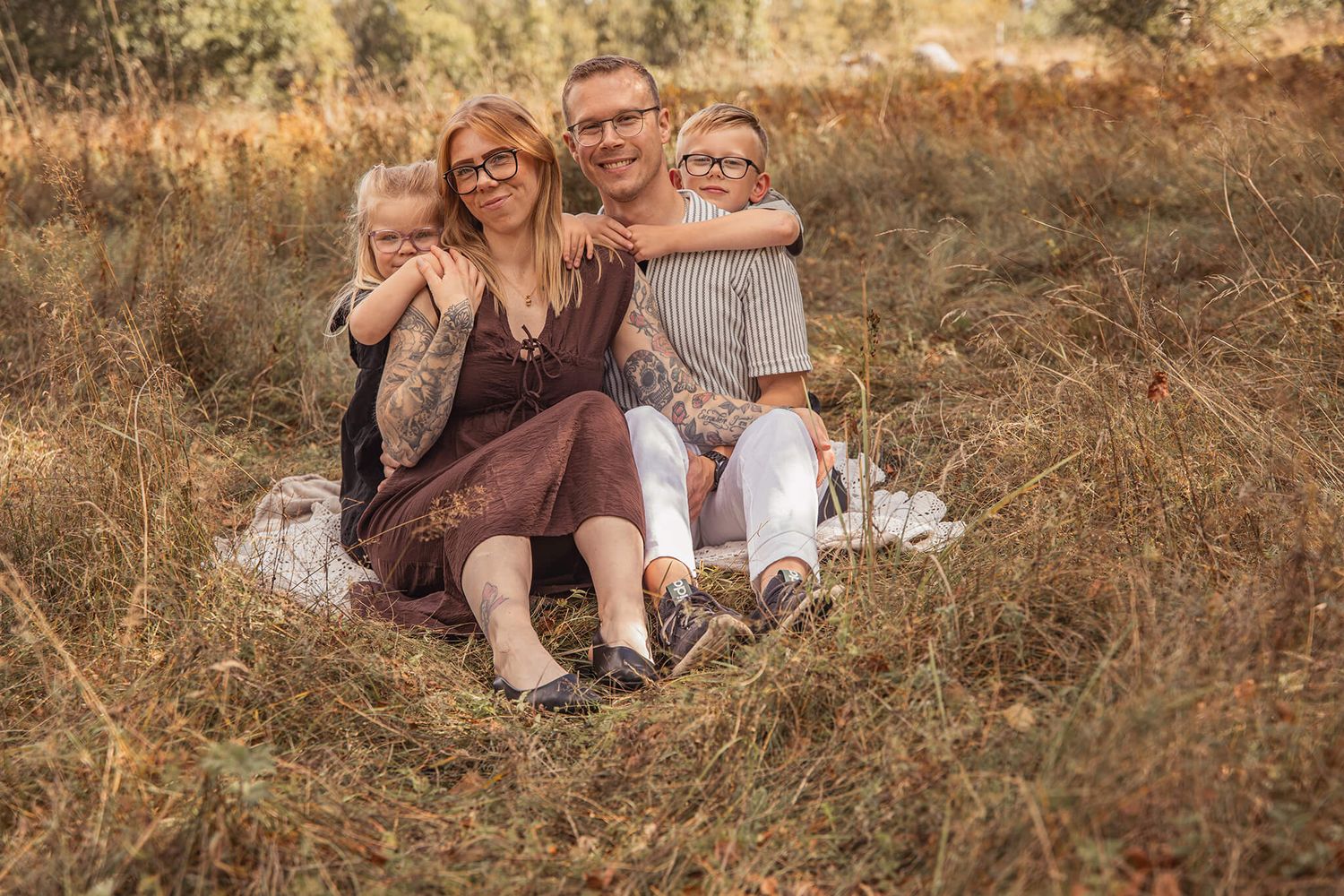 familjefotografering i Mullsjo - Jonkoping, Avslappant, ärligt, känslor. Fokuserar på dig som vill ha minnesvärda bilder. Storytelling