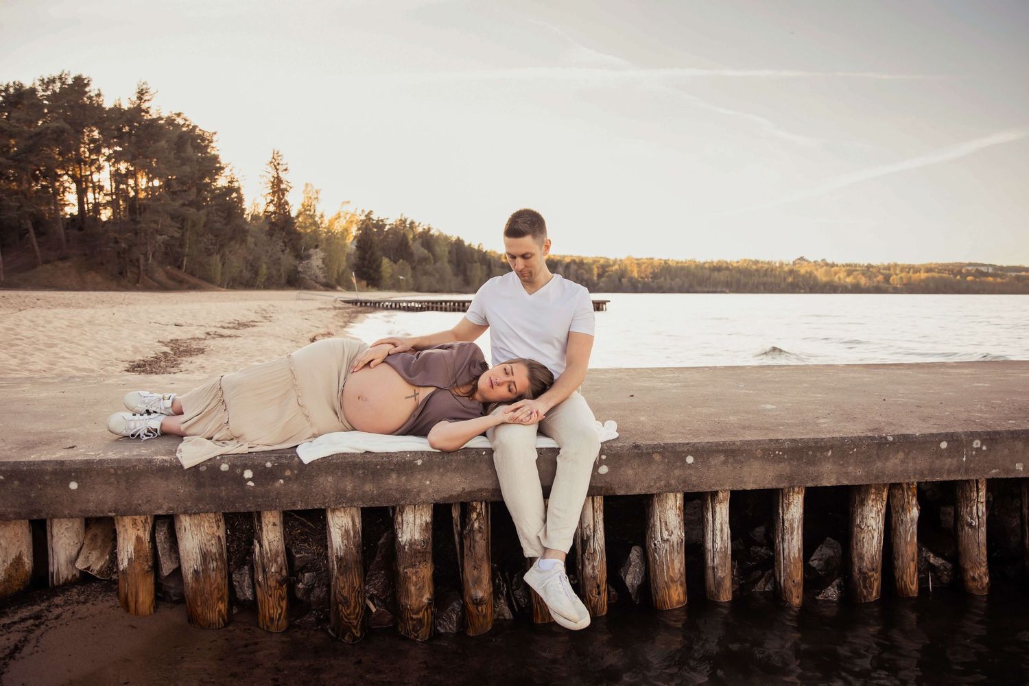 Gravidfotografering i Mullsjo - Jonkoping, Avslappant, ärligt, mycket känslor. Fokuserar på dig som vill ha minnesvärda bilder.