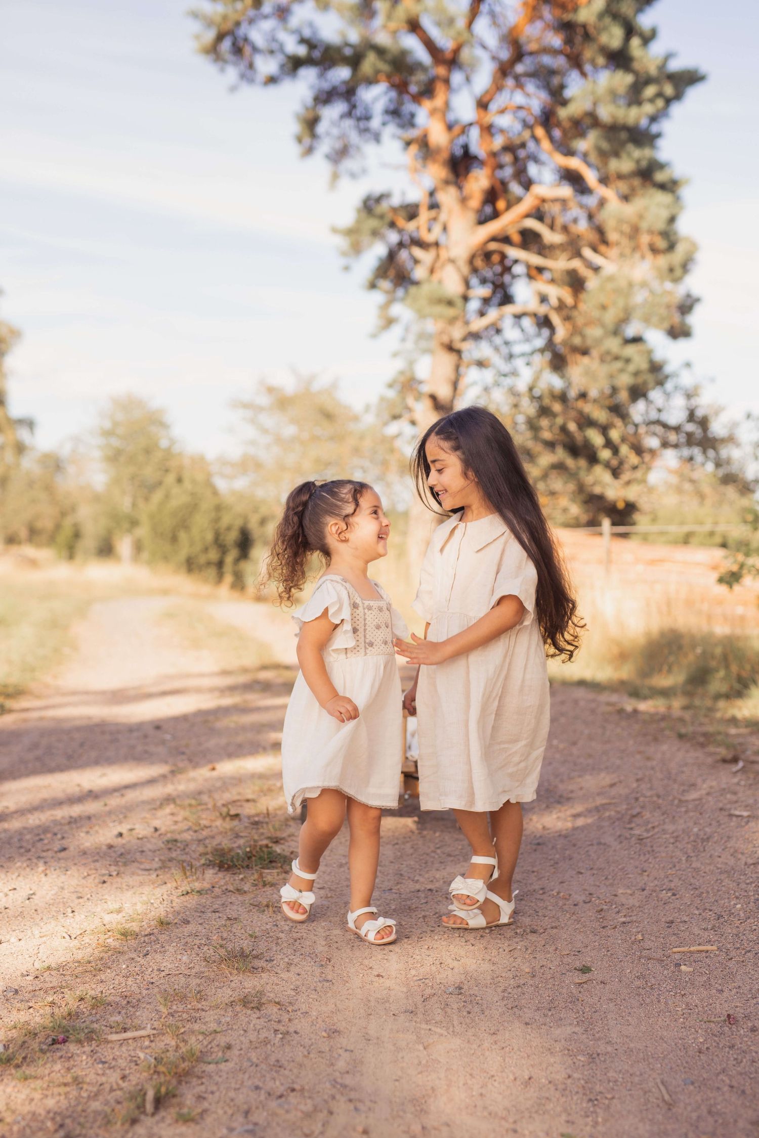 familjefotografering i Mullsjo - Jonkoping, Avslappant, ärligt, mycket känslor. Fokuserar på dig som vill ha minnesvärda bilder.
