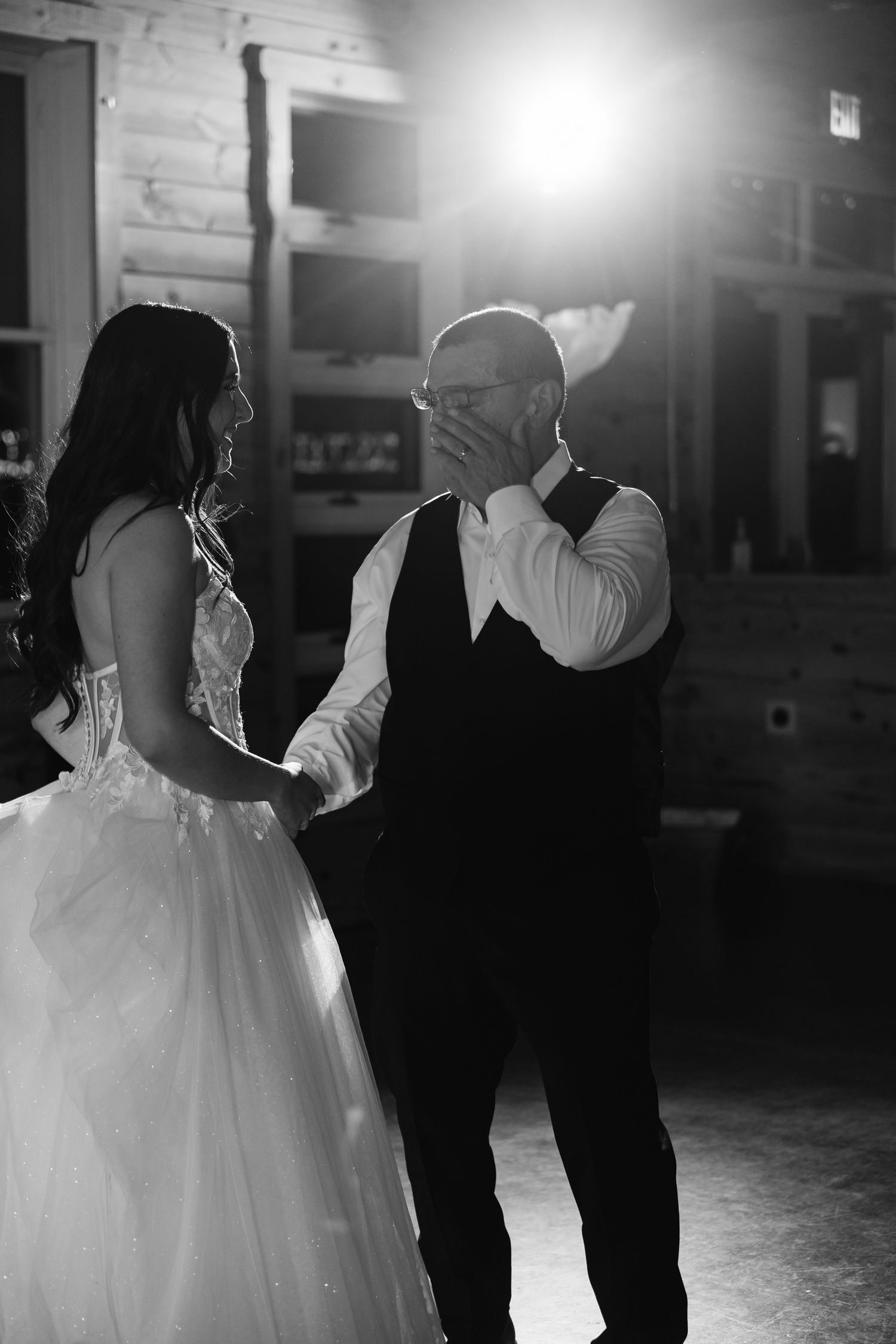 Nebraska wedding reception dancing at  Falconwood Park in Bellevue Nebraska.