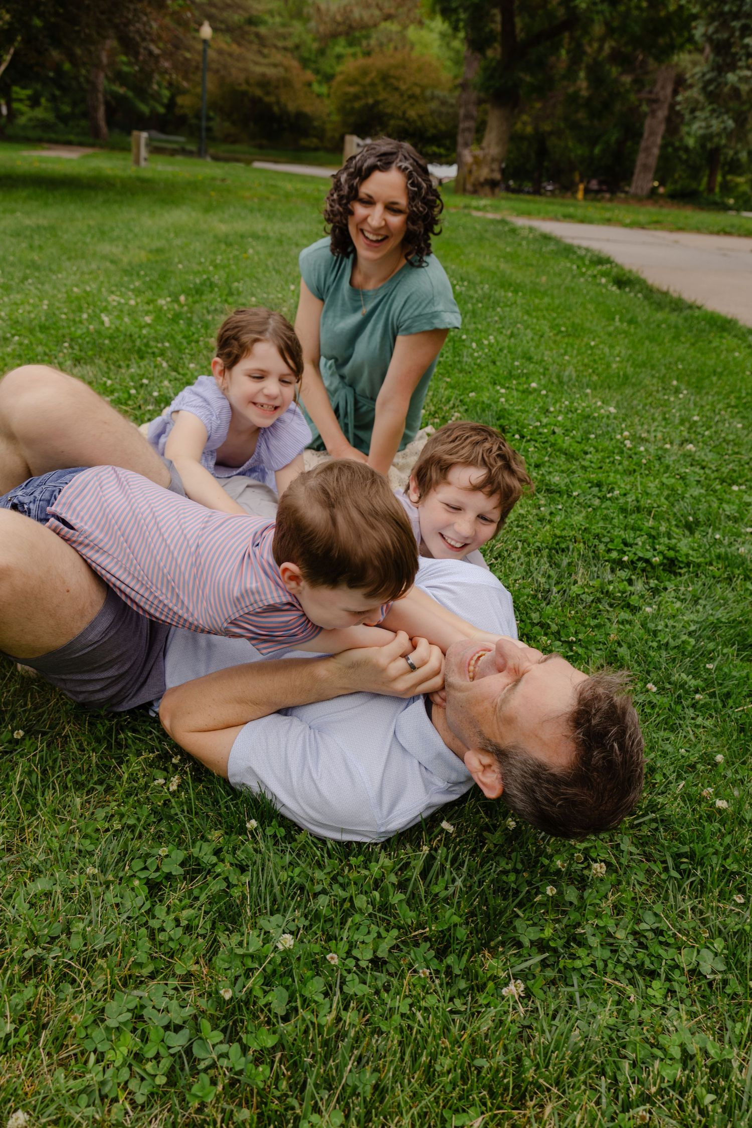 Omaha Nebraska portrait session at Elmwood Park during golden hour