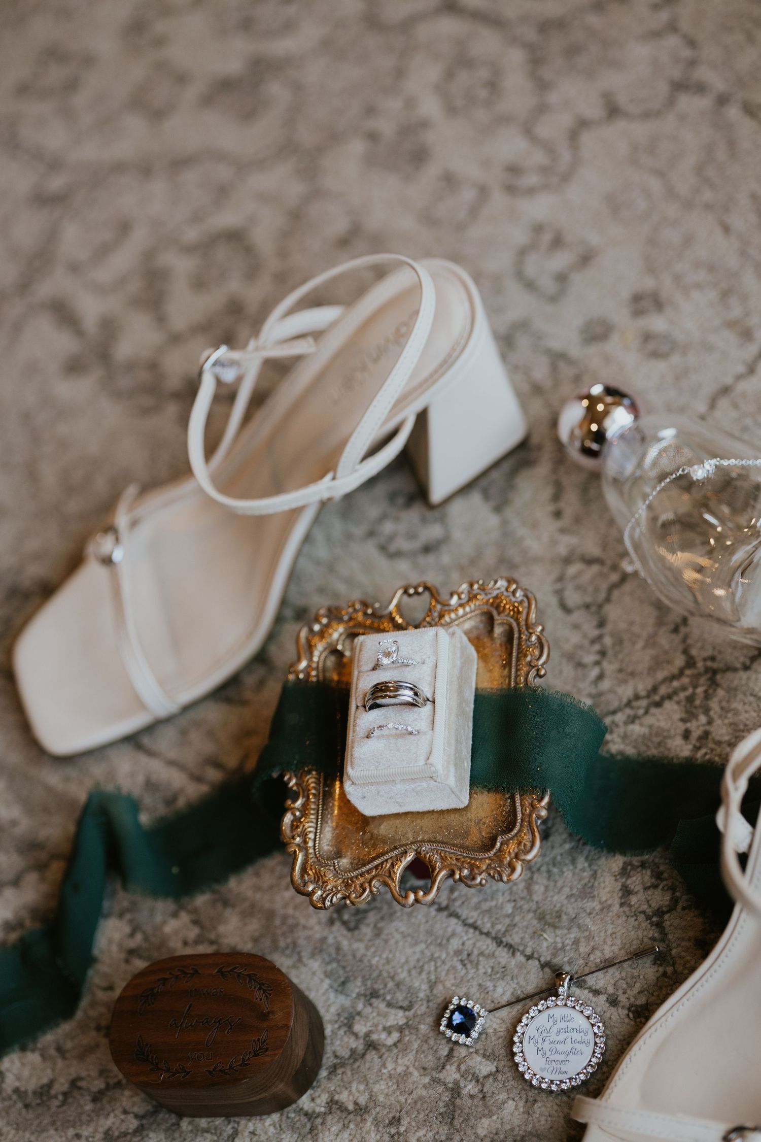 Falconwood Bellevue Wedding venue Wedding Photography by Nixon Photography