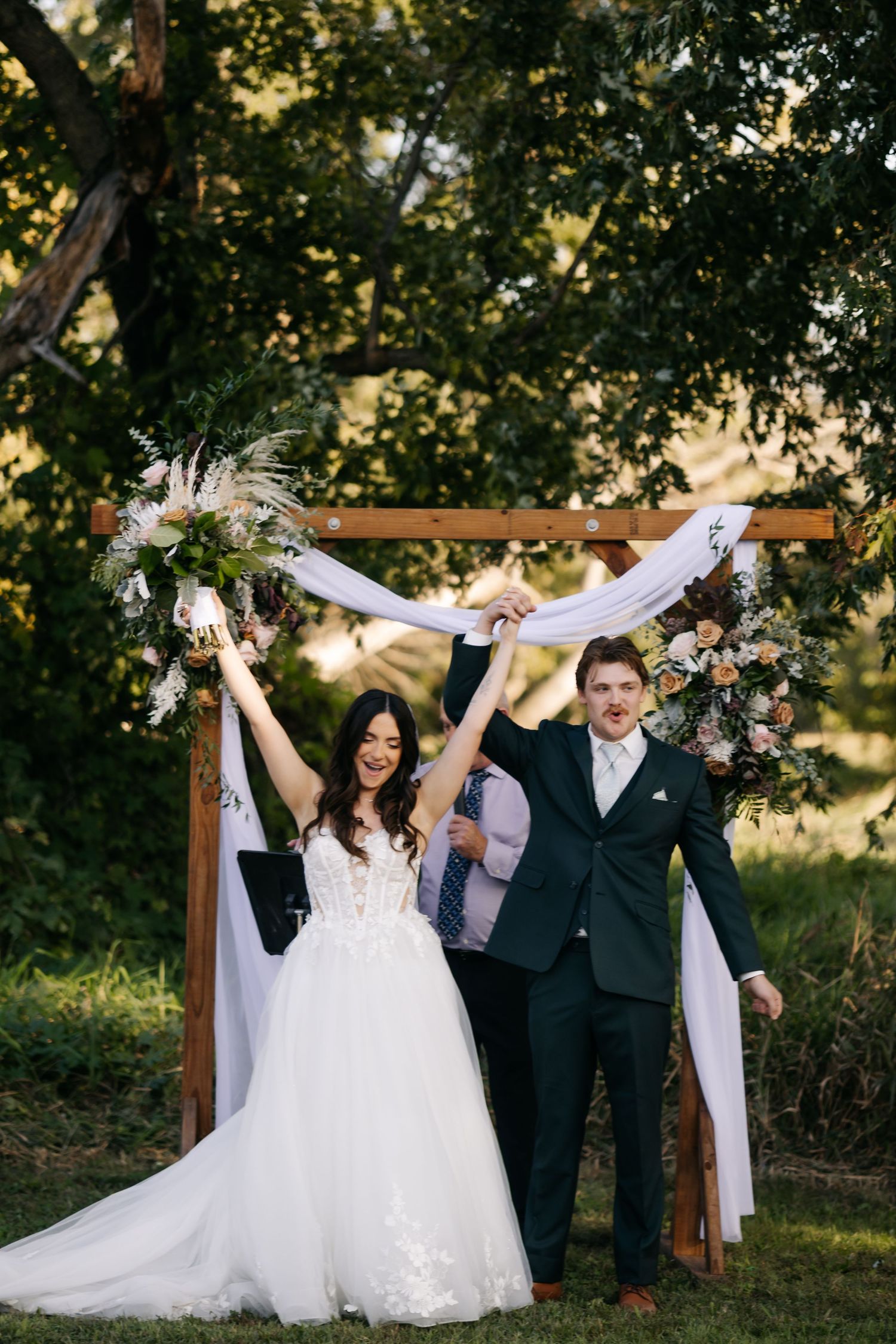 Falconwood Park Bellevue Nebraska wedding Outdoor September Wedding.