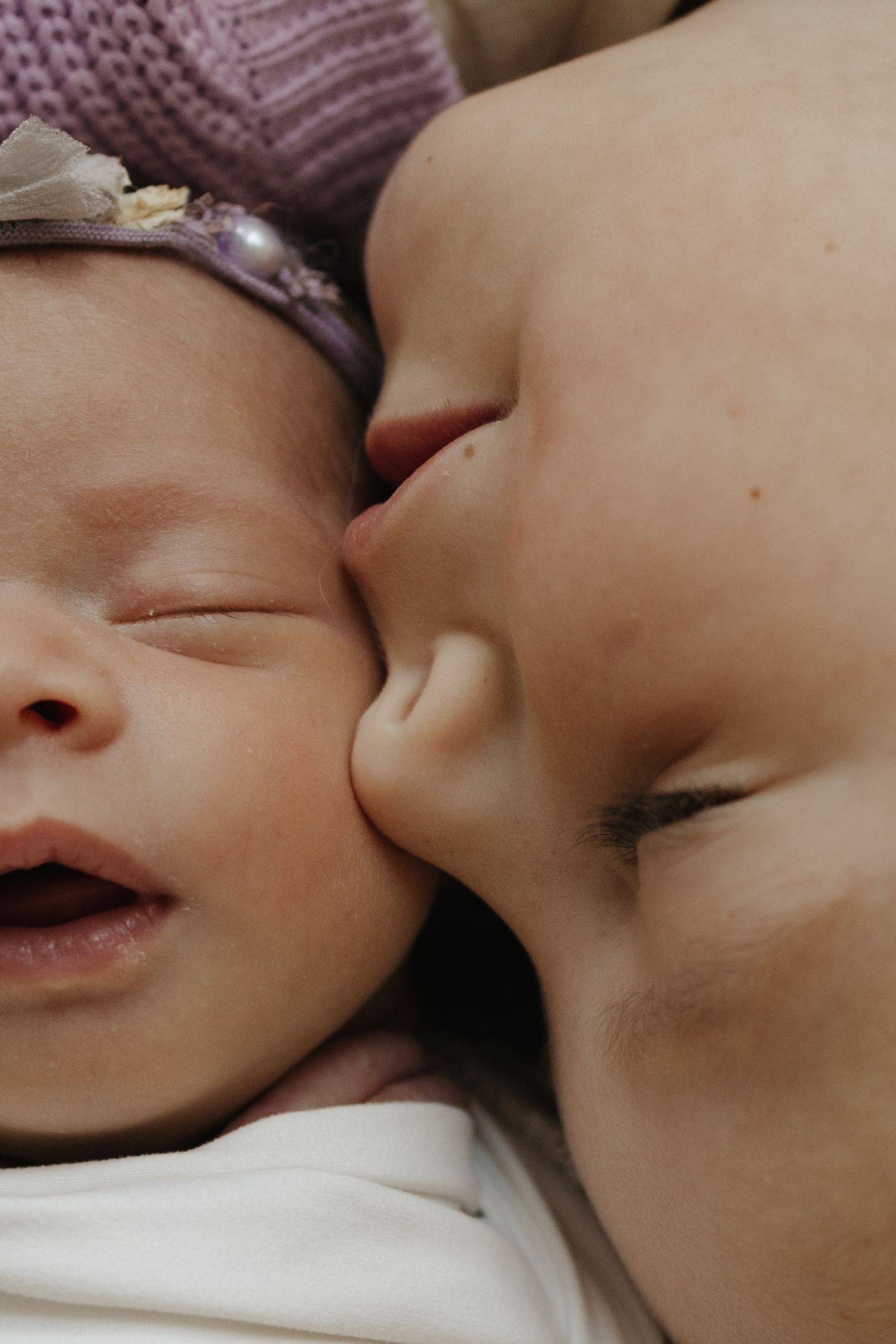 Plattsmouth NE newborn details — hands, feet, hair